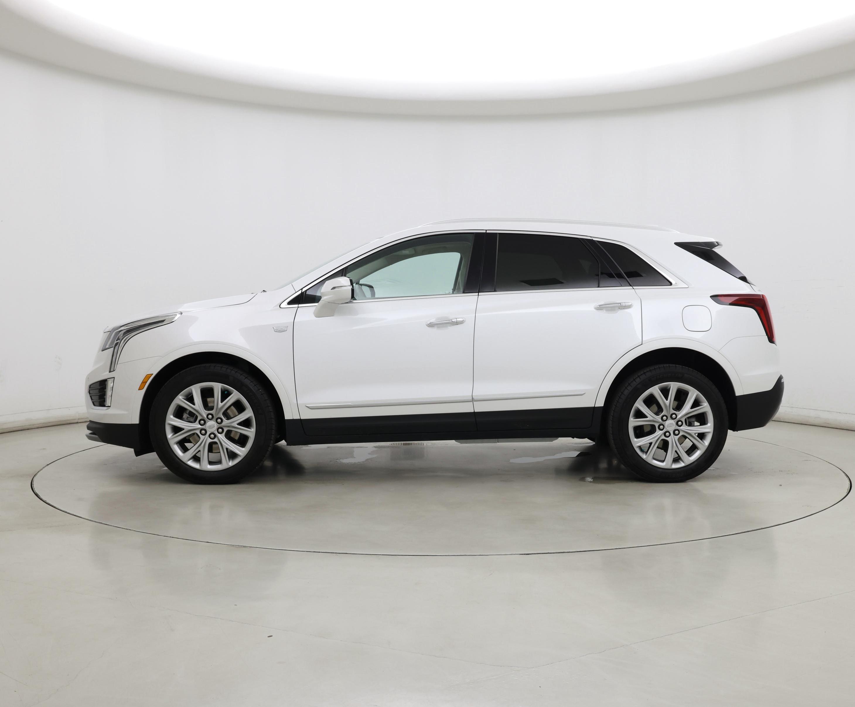 Thumbnail: 2023 Cadillac XT5 - 3