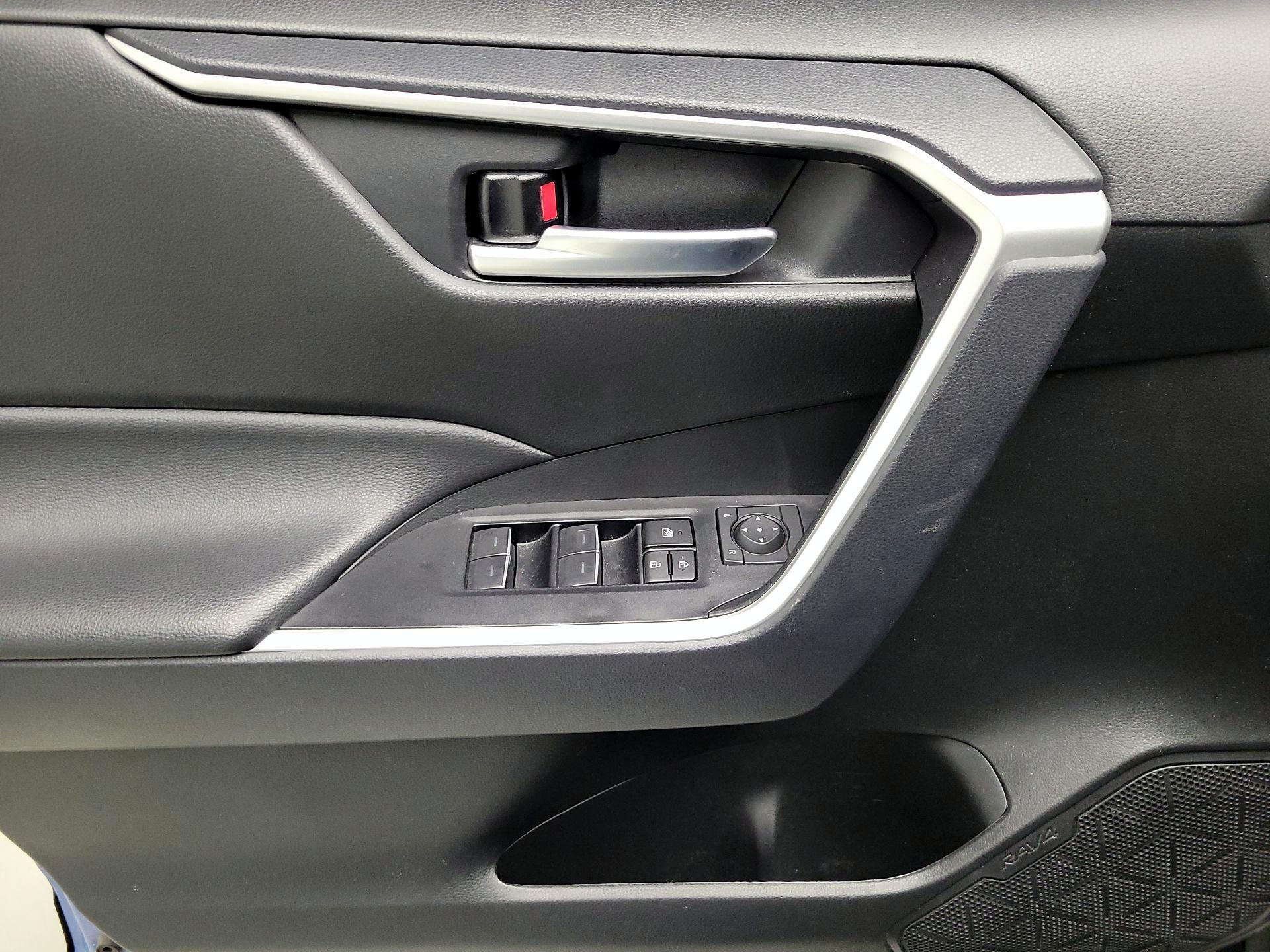 Thumbnail: 2024 Toyota RAV4 - 12