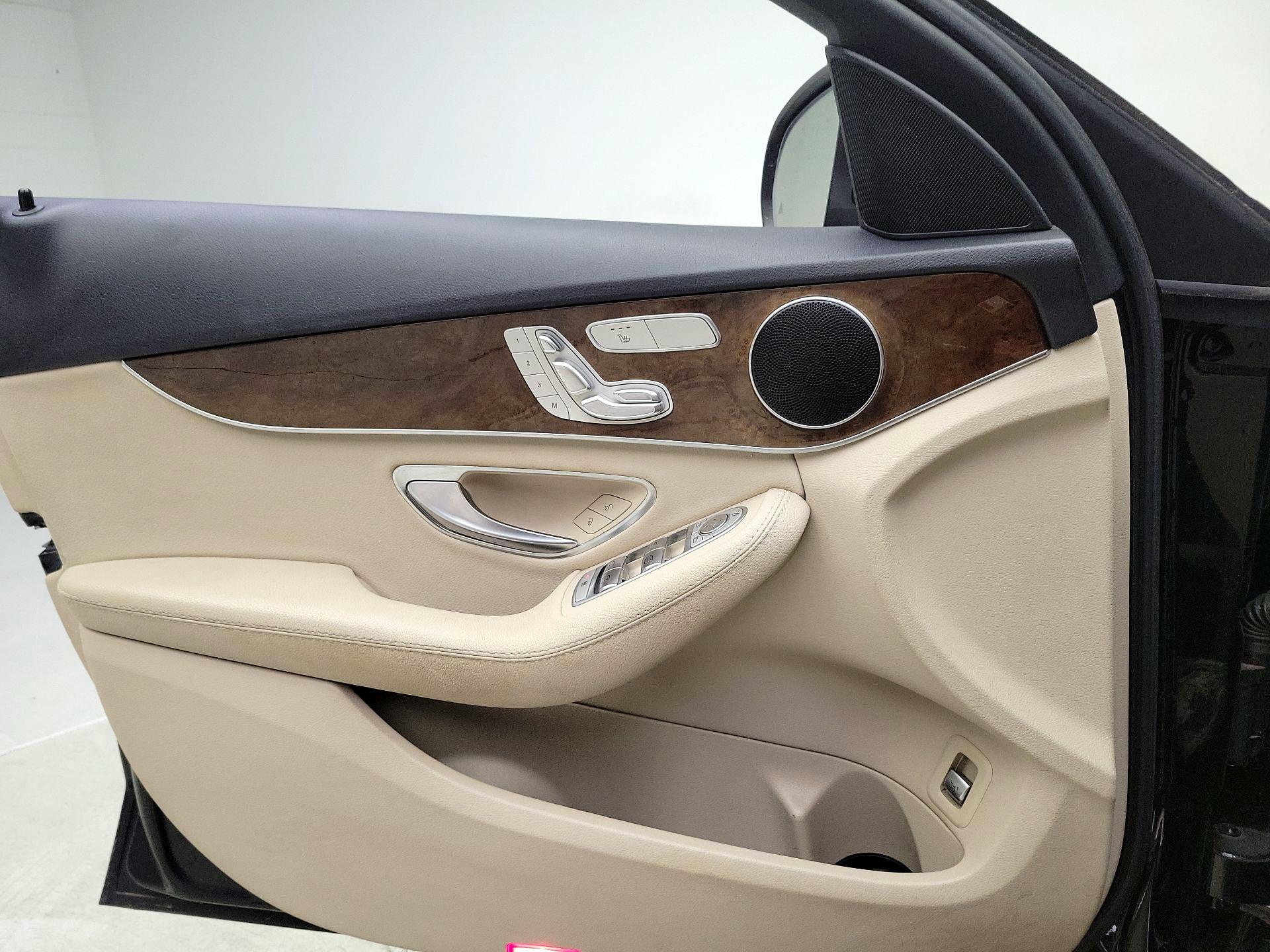 Thumbnail: 2017 Mercedes-Benz C-Class - 12