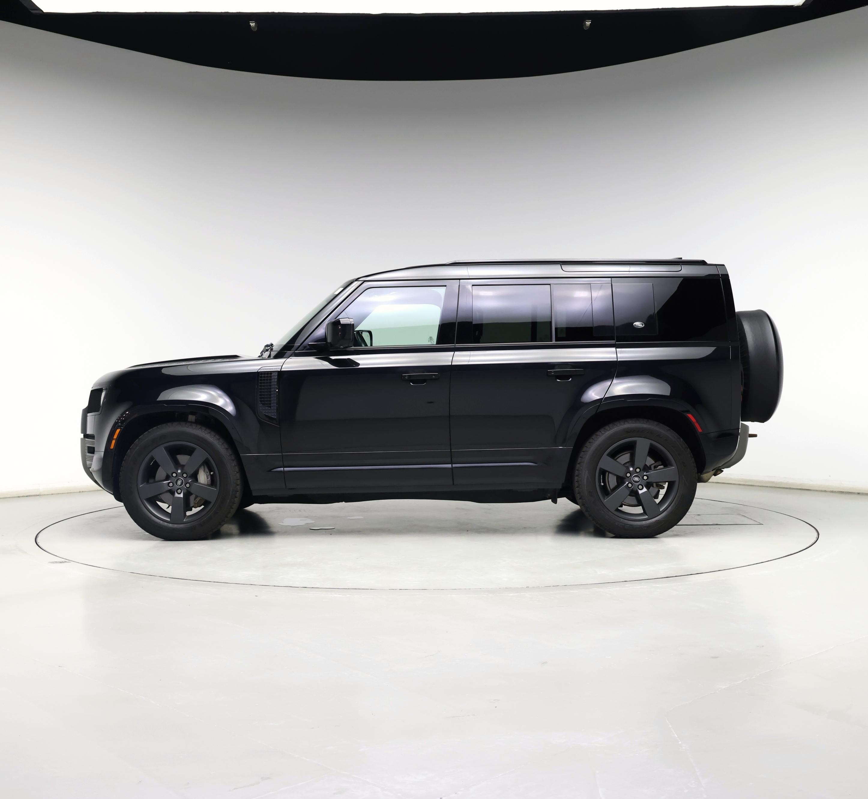 Thumbnail: 2023 Land Rover Defender - 3