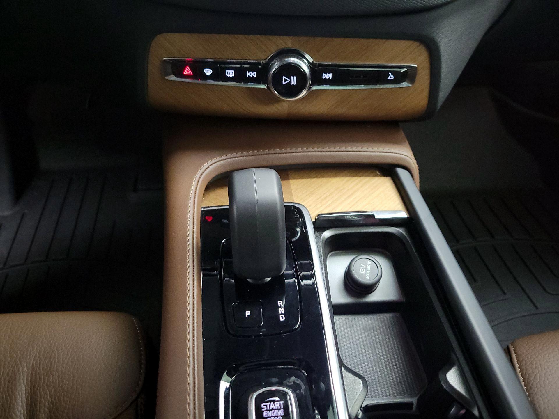 Thumbnail: 2024 Volvo XC90 - 16