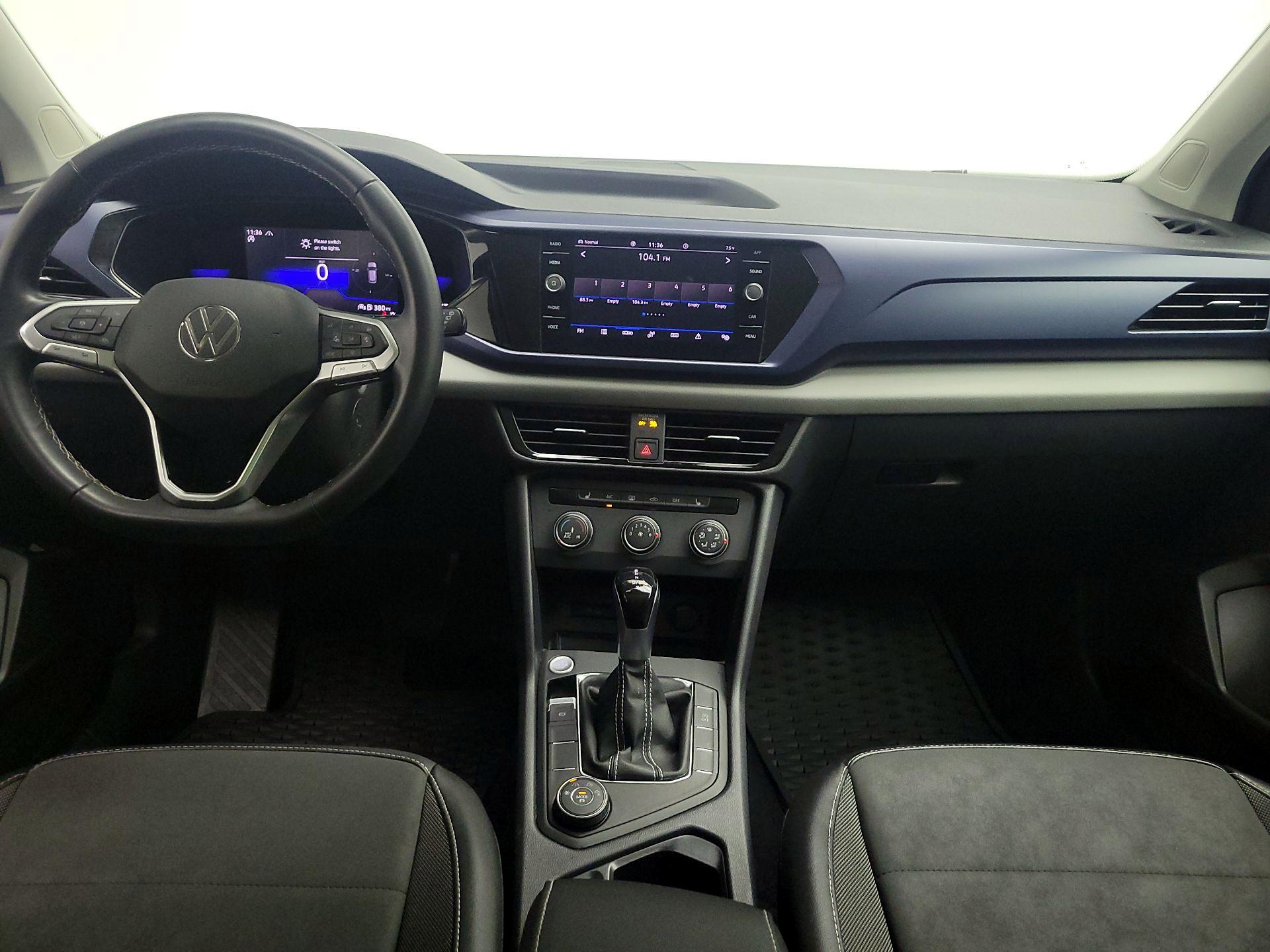 Thumbnail: 2022 Volkswagen Taos - 9