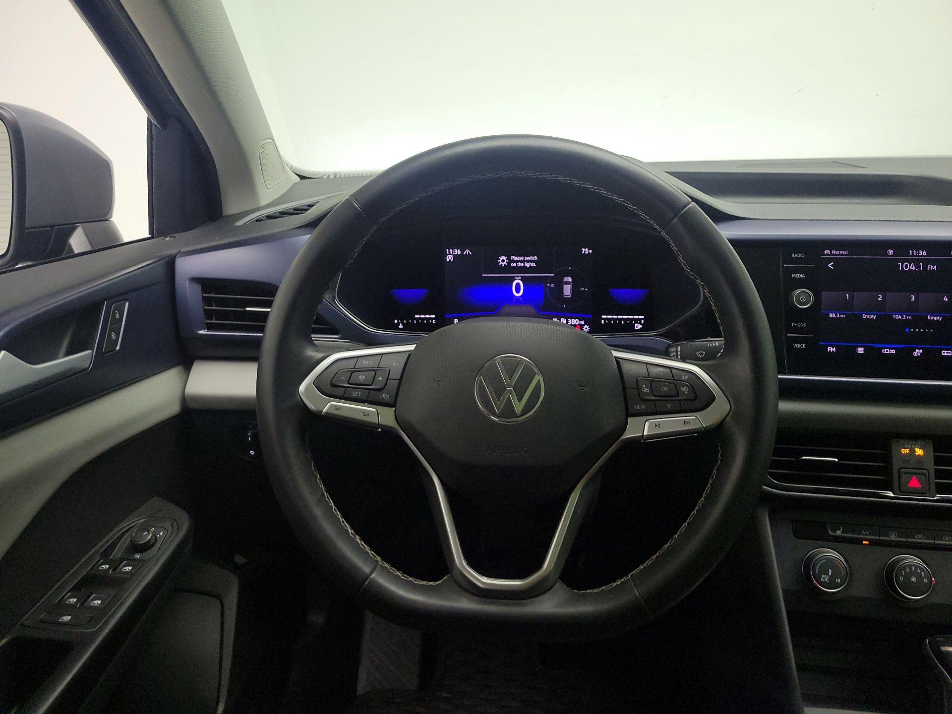 Thumbnail: 2022 Volkswagen Taos - 10
