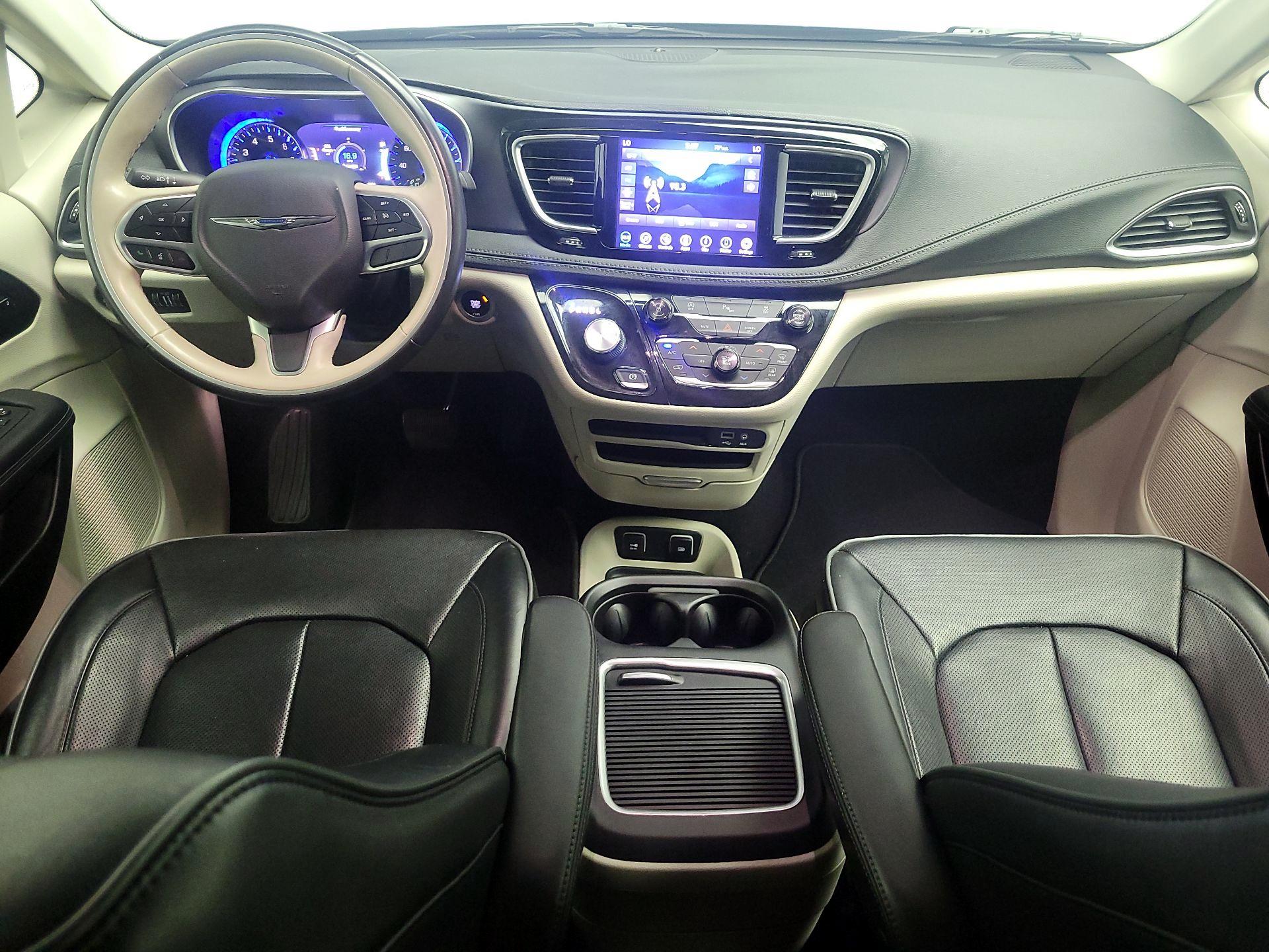 Thumbnail: 2020 Chrysler Pacifica - 9