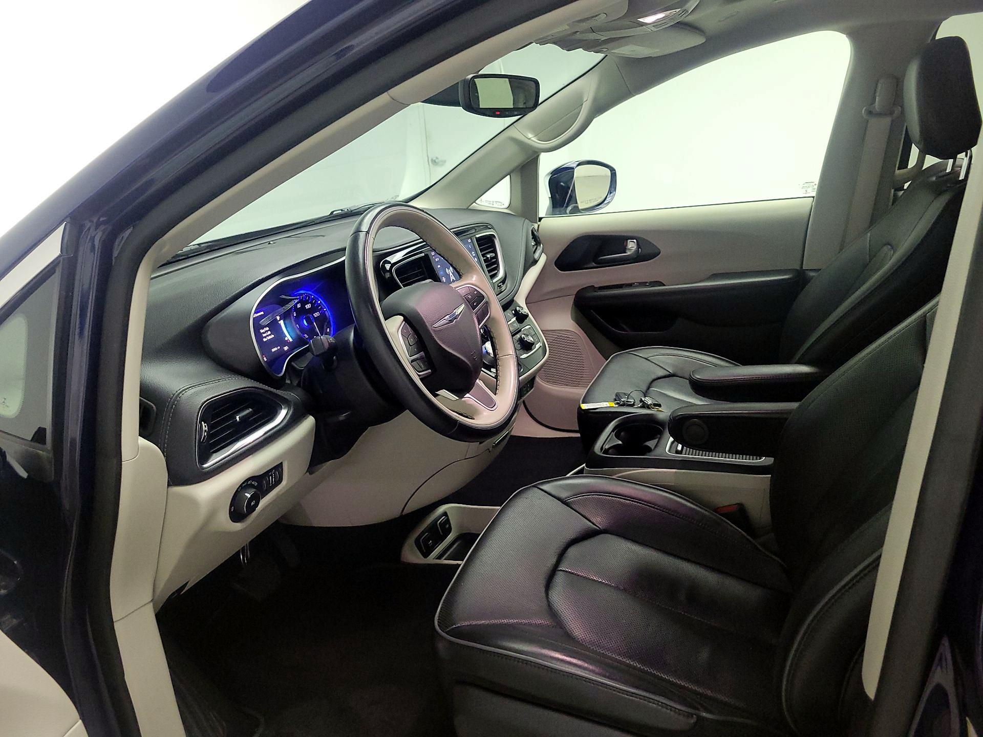 Thumbnail: 2020 Chrysler Pacifica - 11