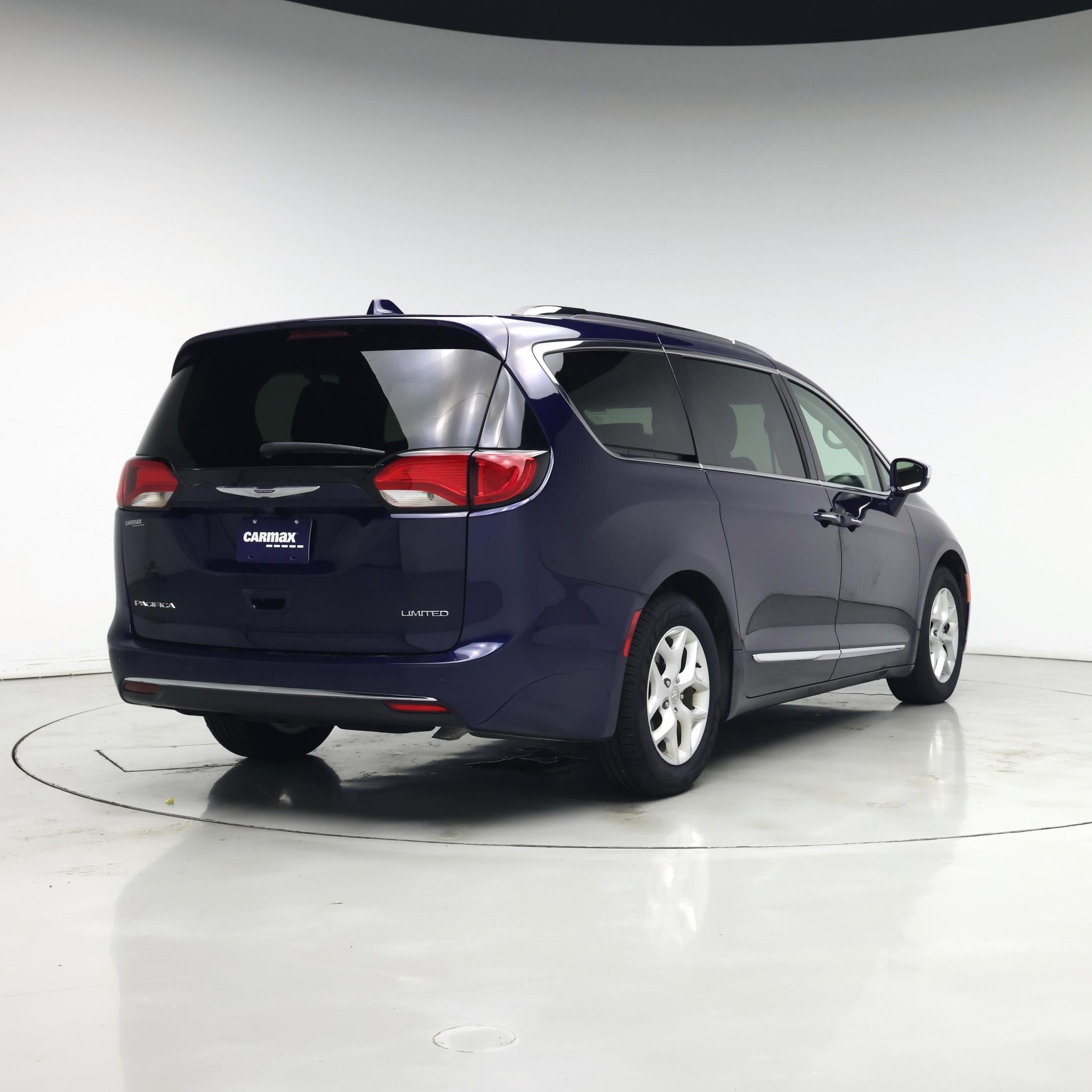Thumbnail: 2020 Chrysler Pacifica - 8