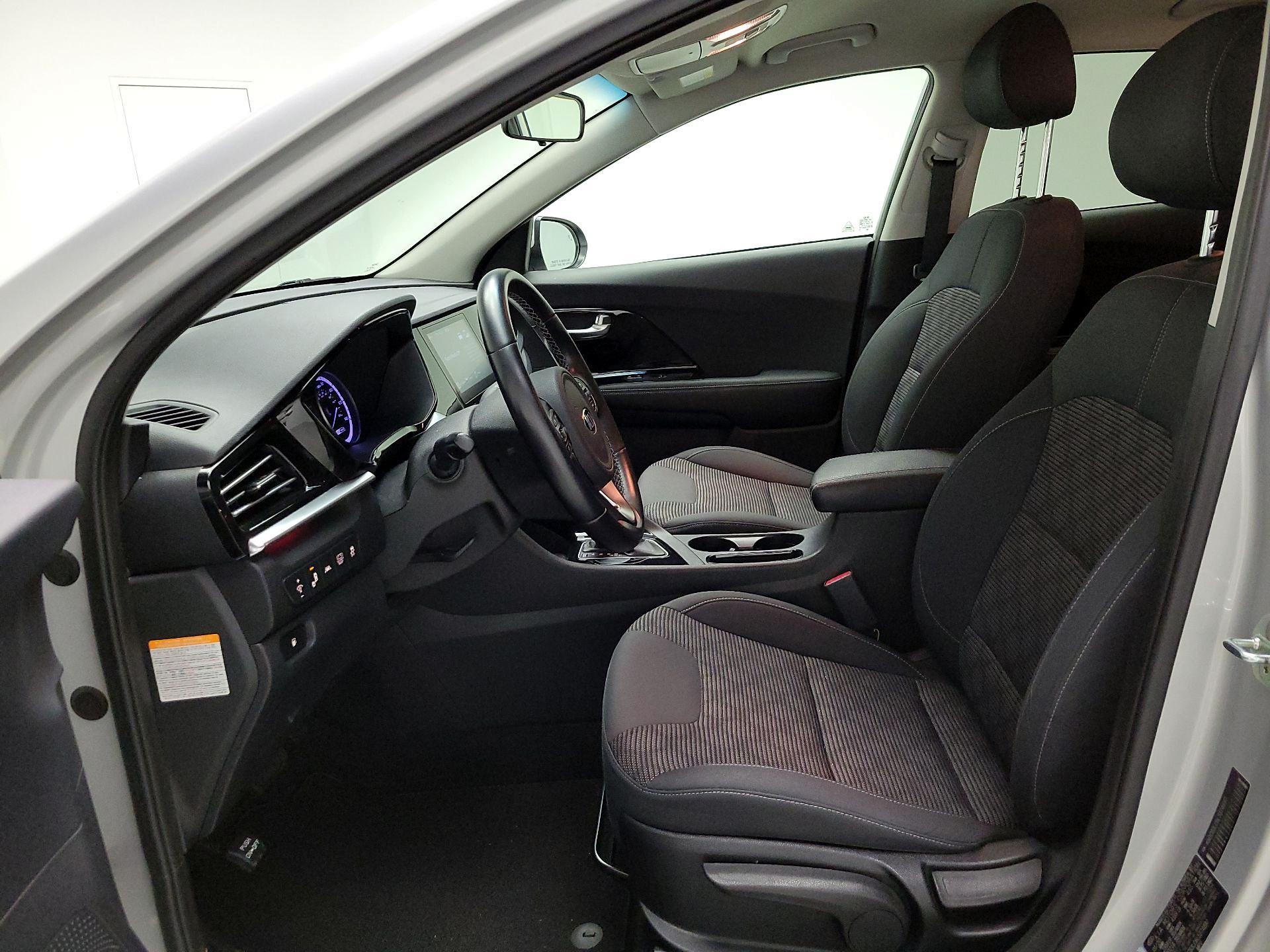 Thumbnail: 2020 Kia Niro - 11