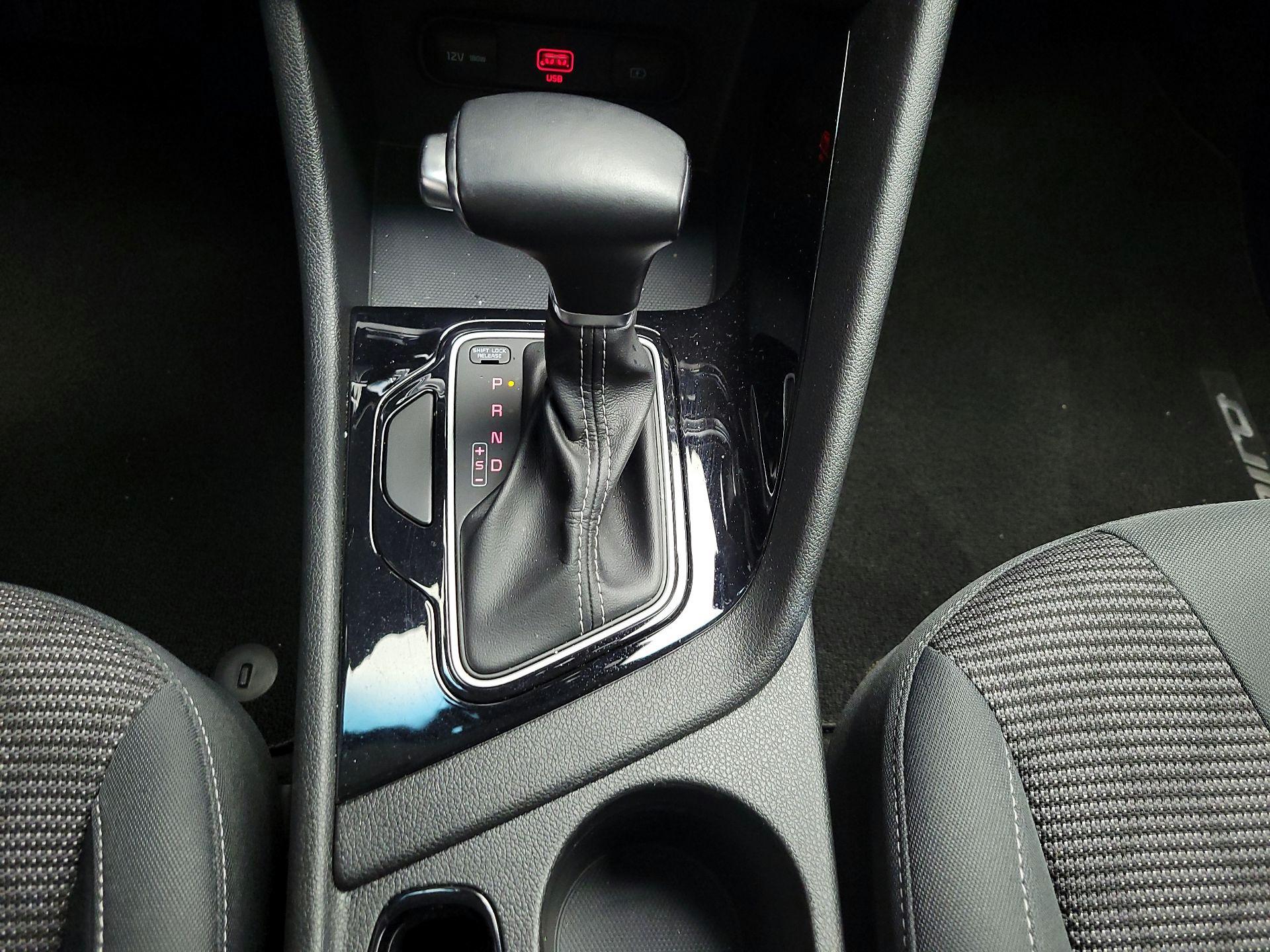 Thumbnail: 2020 Kia Niro - 17