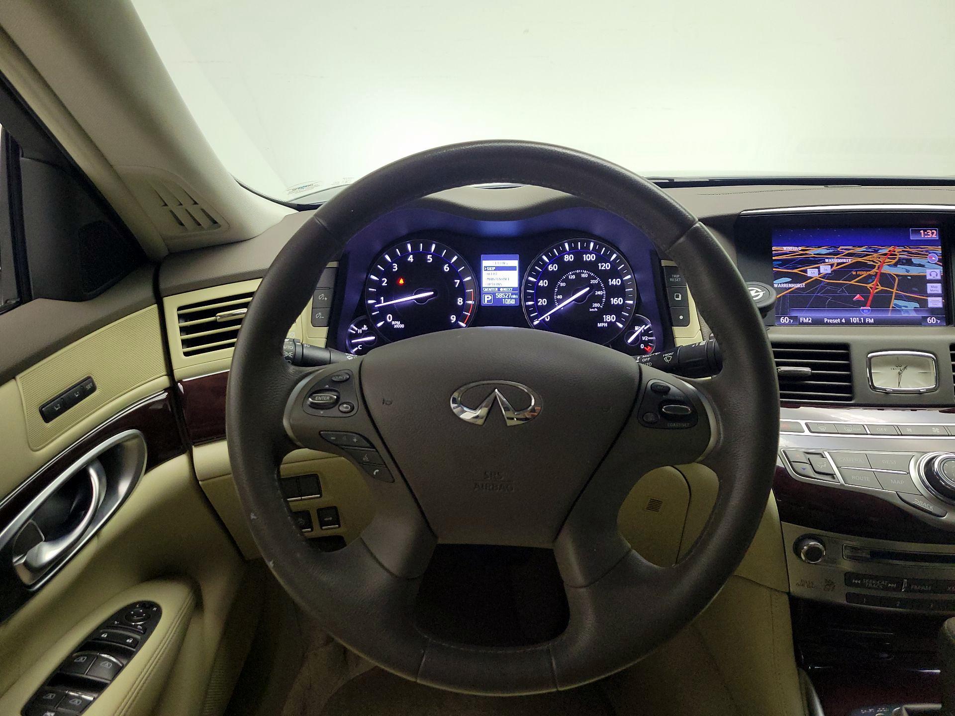 Thumbnail: 2015 INFINITI Q70 - 10