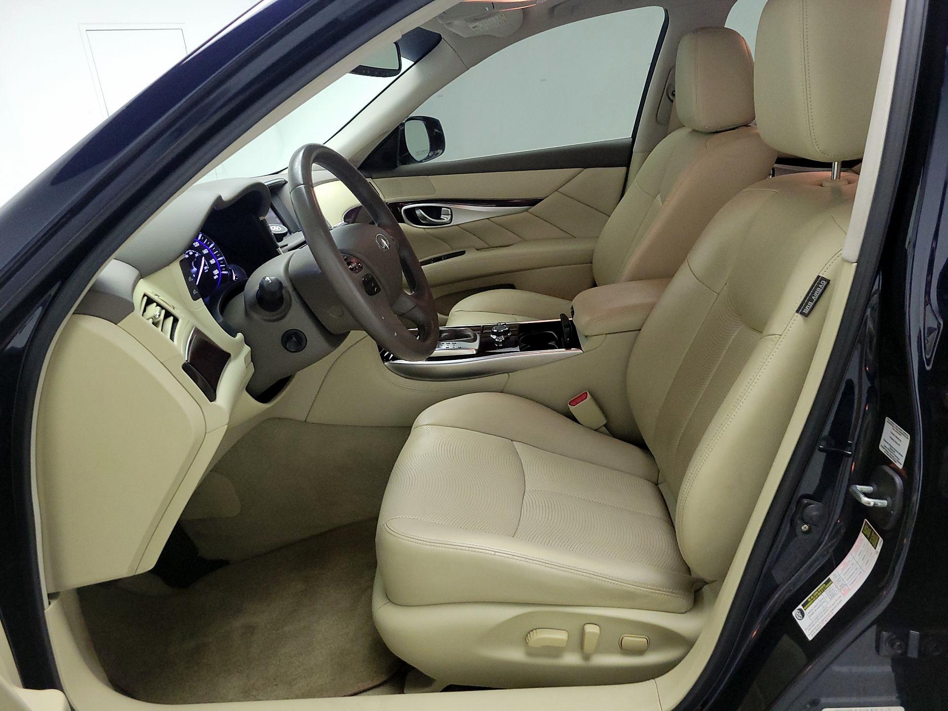 Thumbnail: 2015 INFINITI Q70 - 11