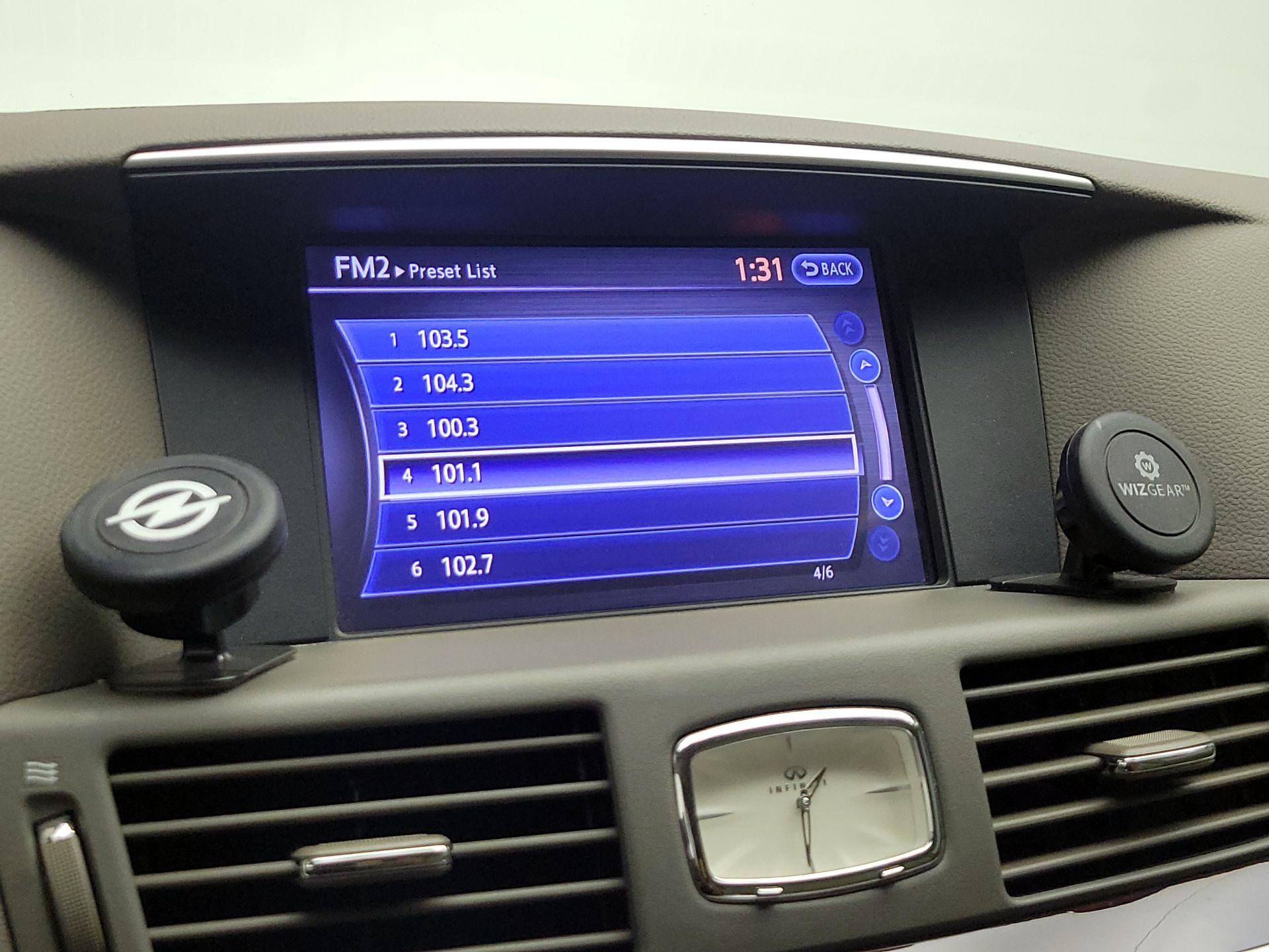 Thumbnail: 2015 INFINITI Q70 - 16