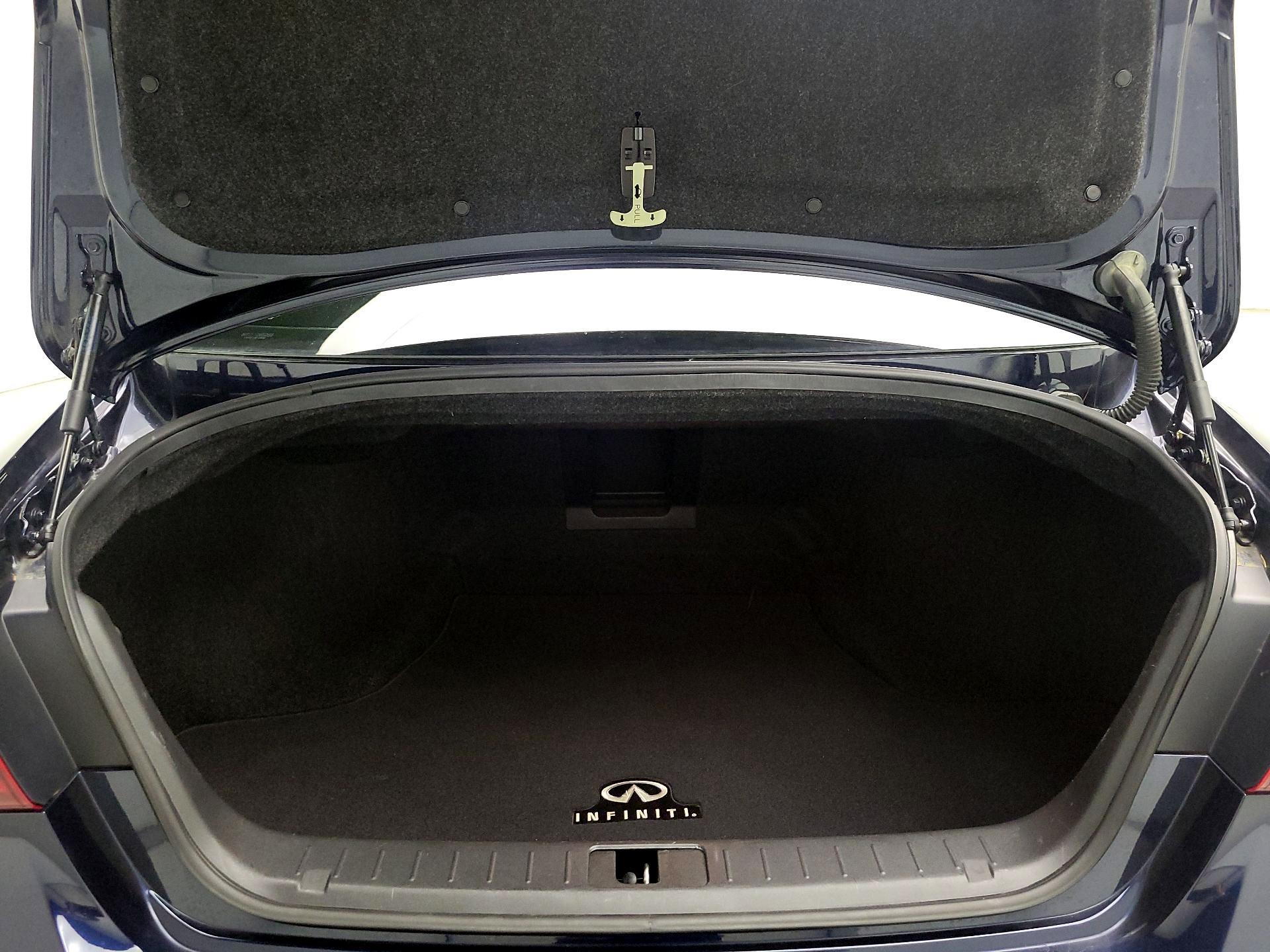 Thumbnail: 2015 INFINITI Q70 - 20