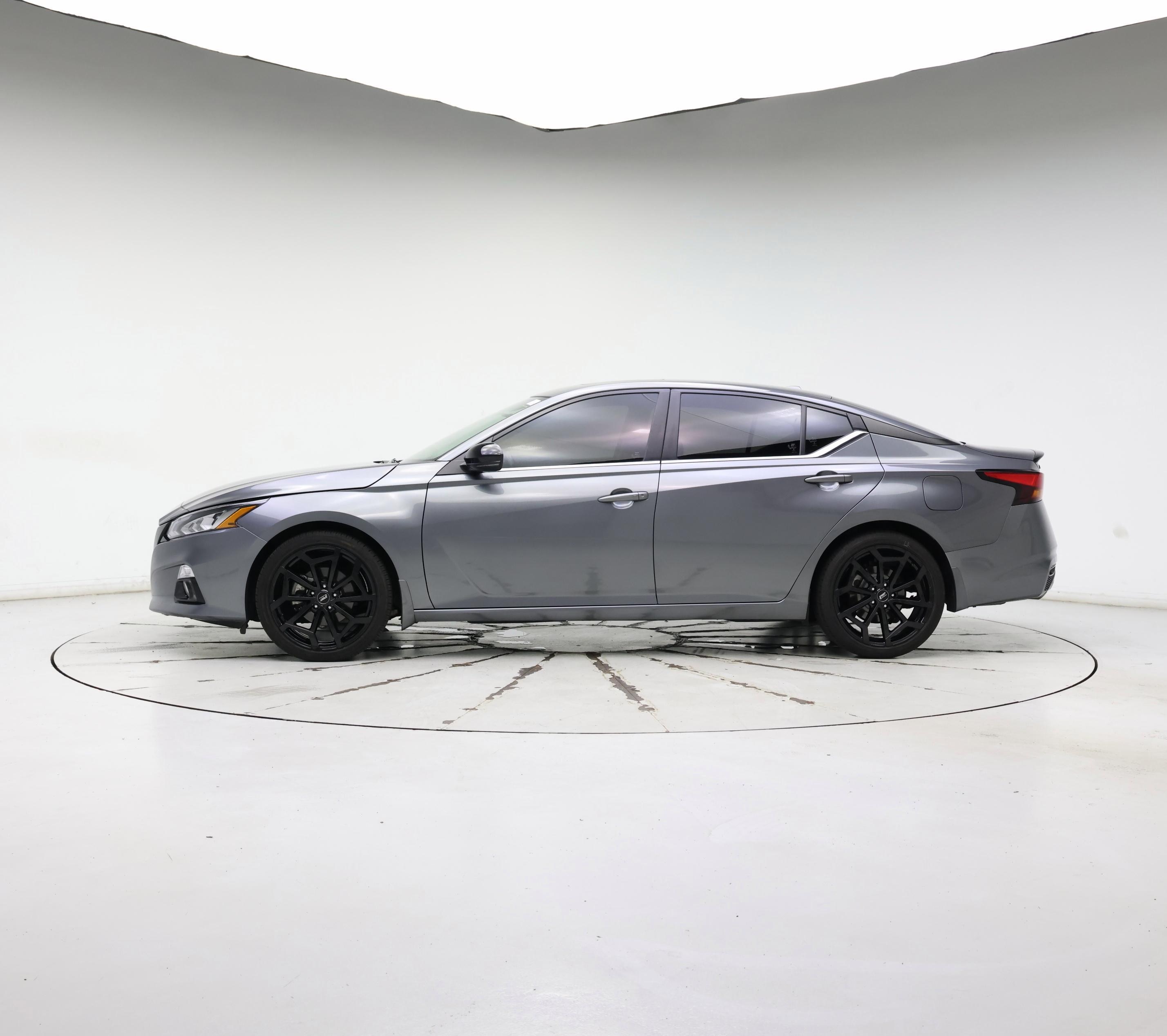 Thumbnail: 2022 Nissan Altima - 3