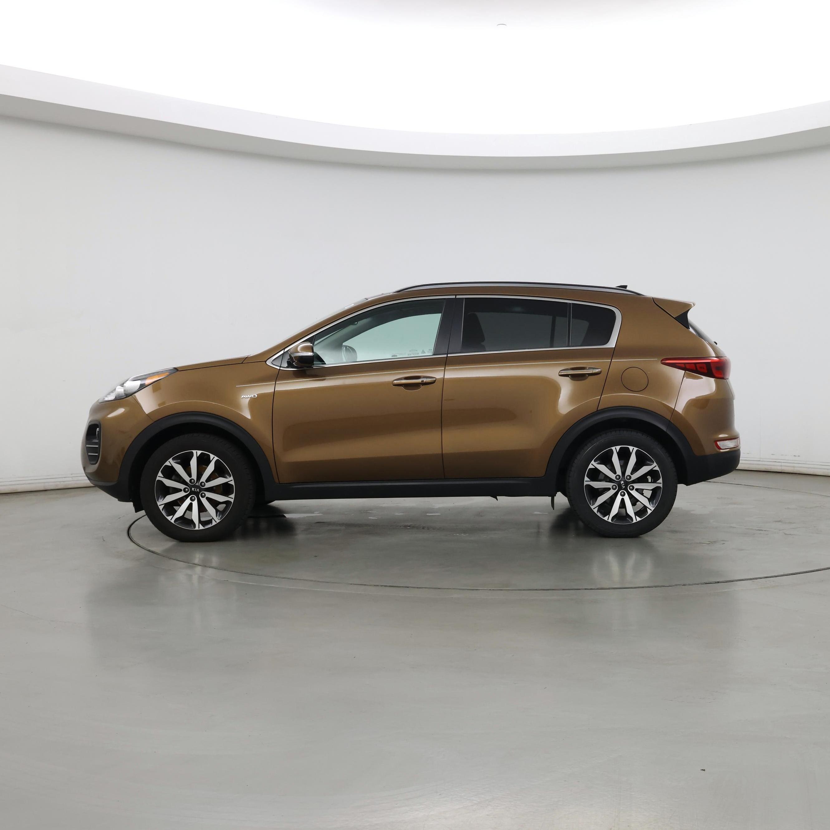 Thumbnail: 2018 Kia Sportage - 3