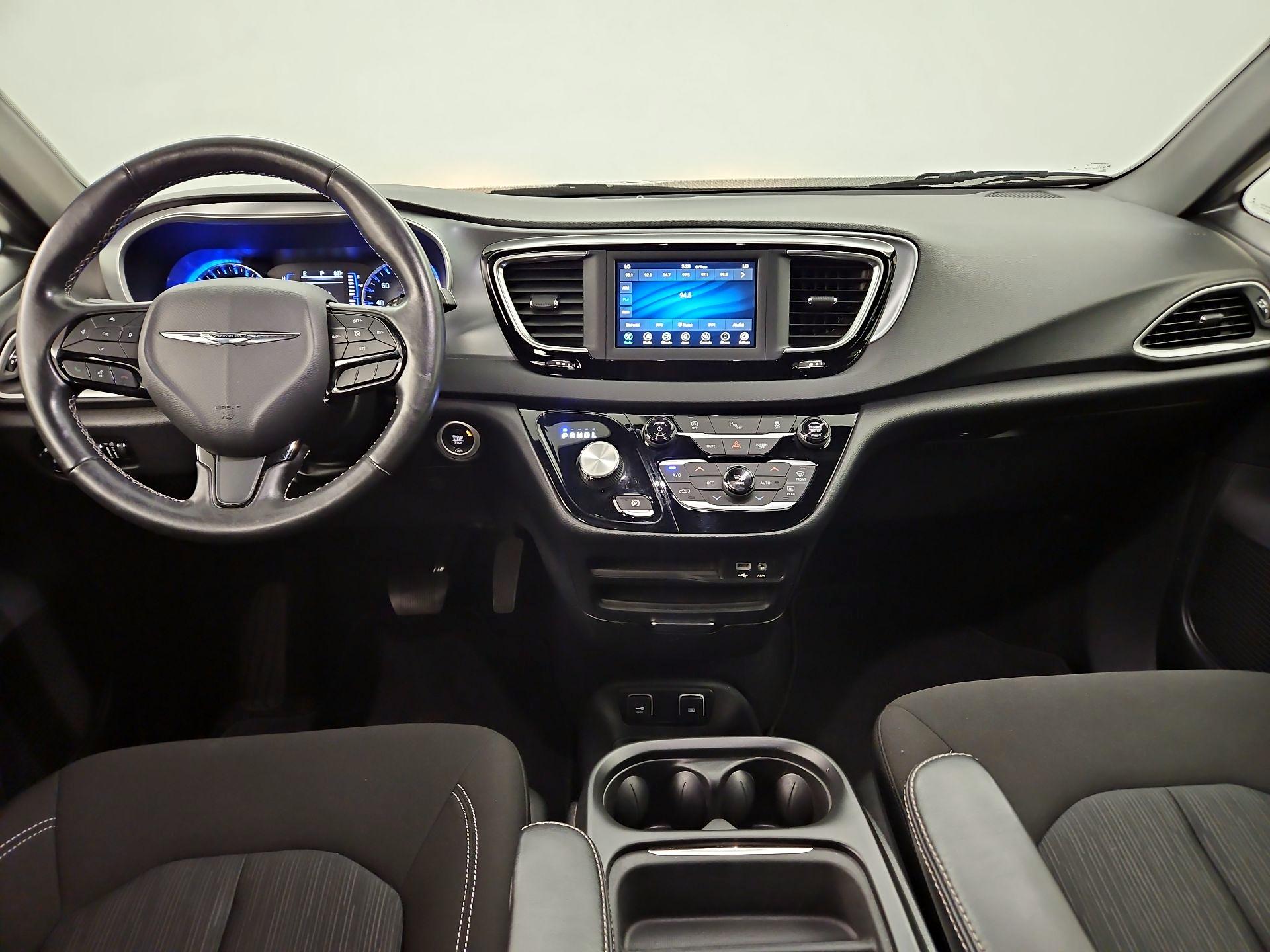 Thumbnail: 2020 Chrysler Pacifica - 9