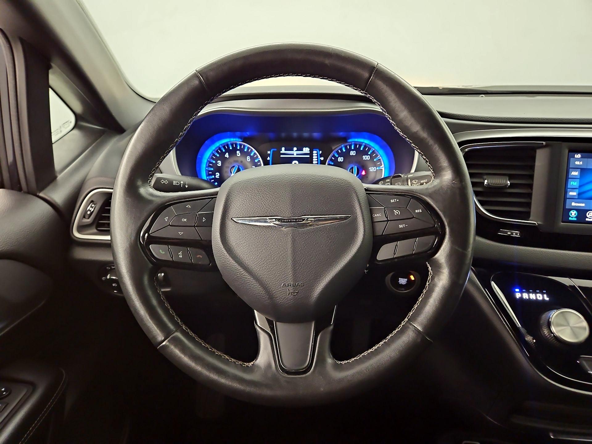 Thumbnail: 2020 Chrysler Pacifica - 10