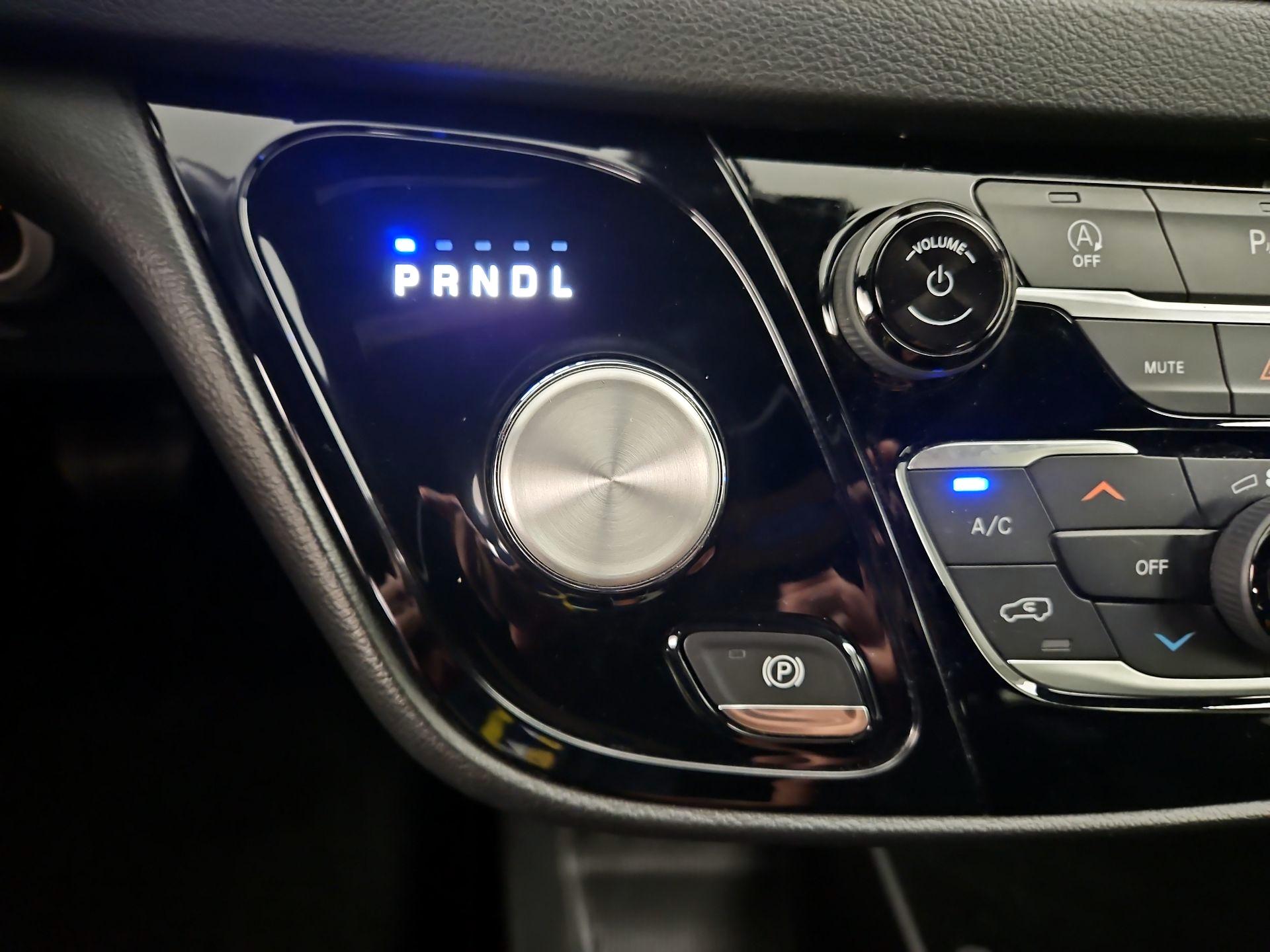 Thumbnail: 2020 Chrysler Pacifica - 17