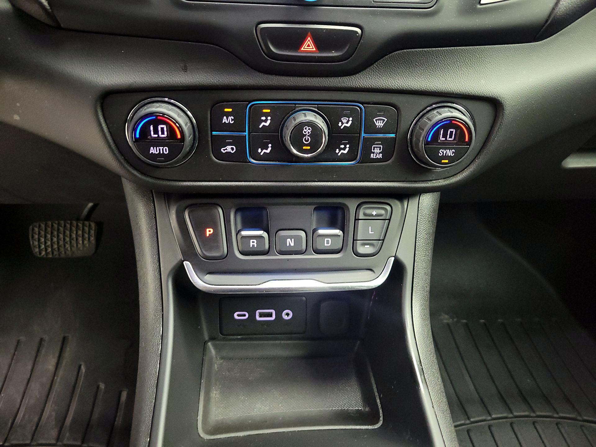 Thumbnail: 2020 GMC Terrain - 16