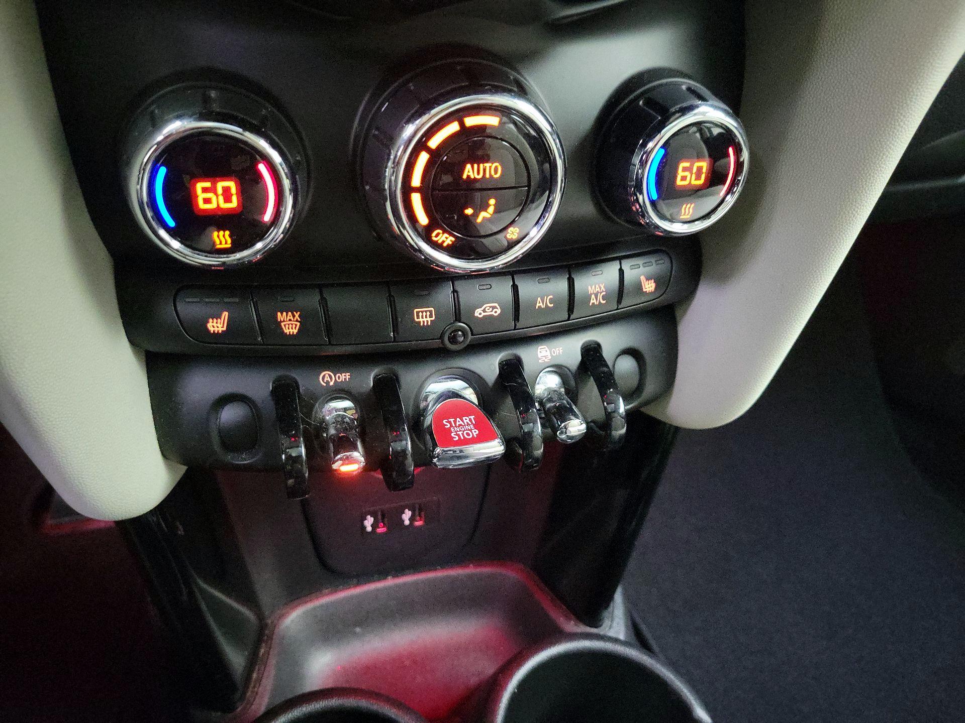 Thumbnail: 2019 MINI Cooper Hardtop - 17