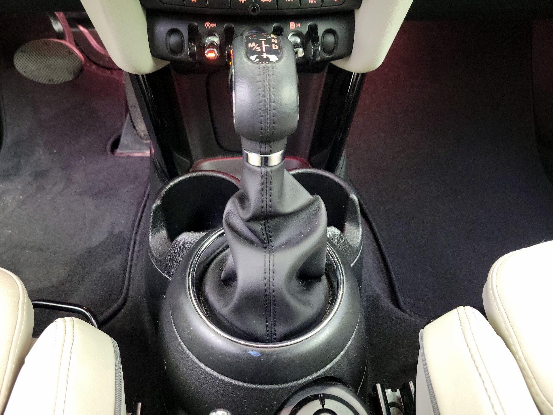Thumbnail: 2019 MINI Cooper Hardtop - 18