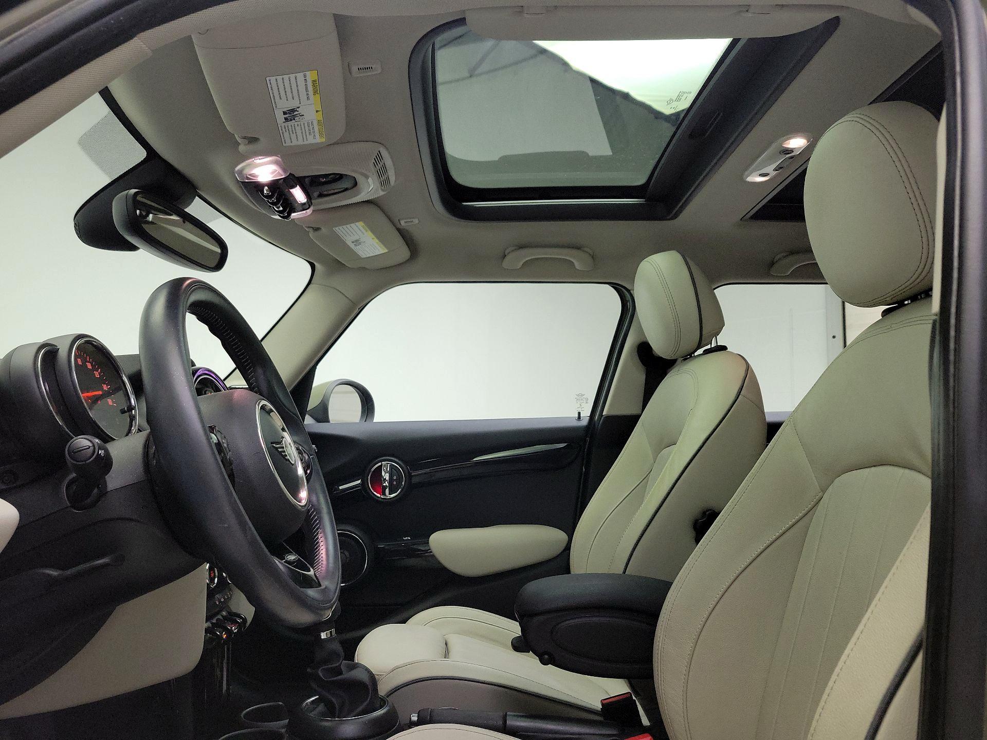 Thumbnail: 2019 MINI Cooper Hardtop - 20