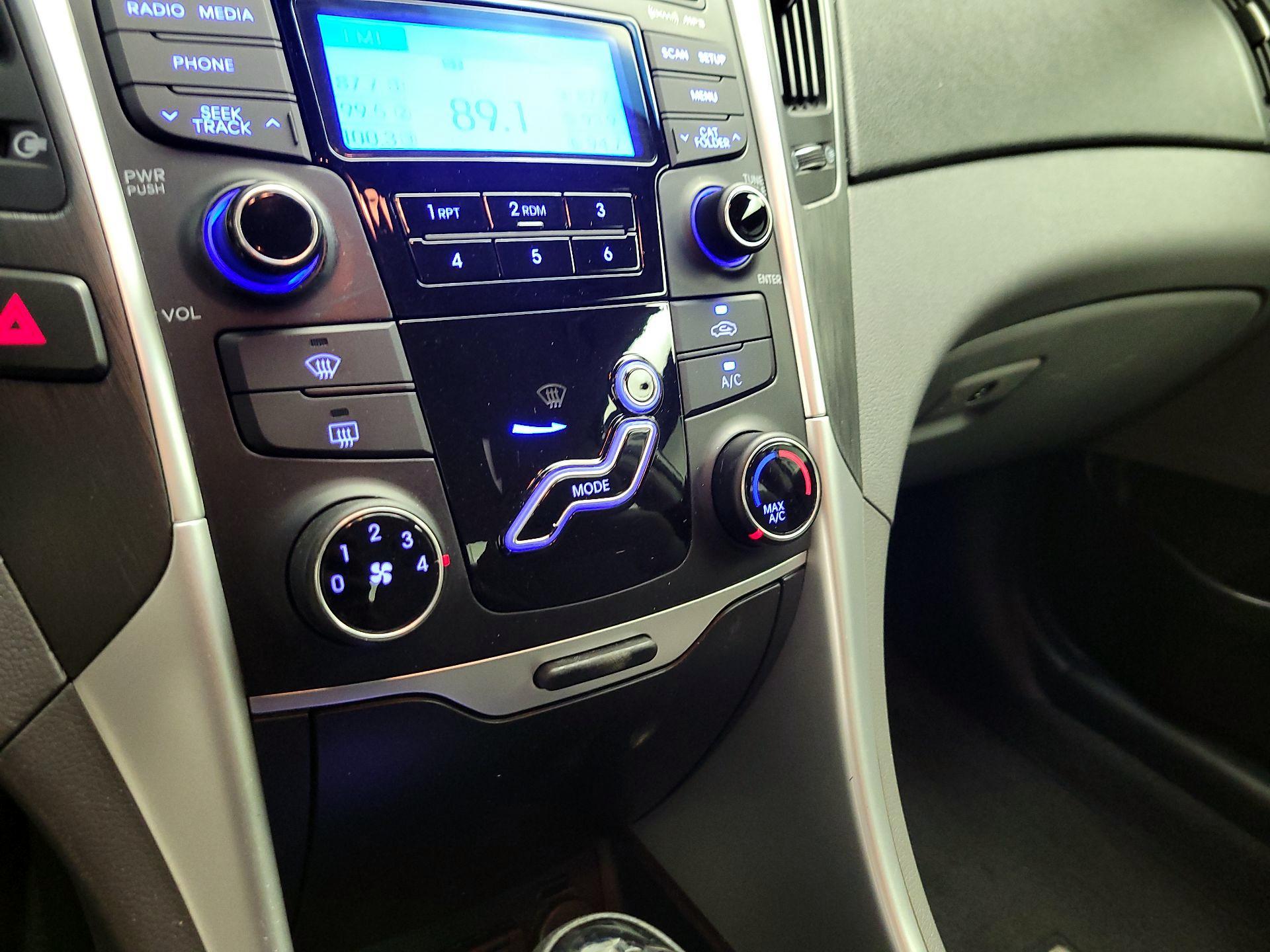 Thumbnail: 2013 Hyundai Sonata - 14