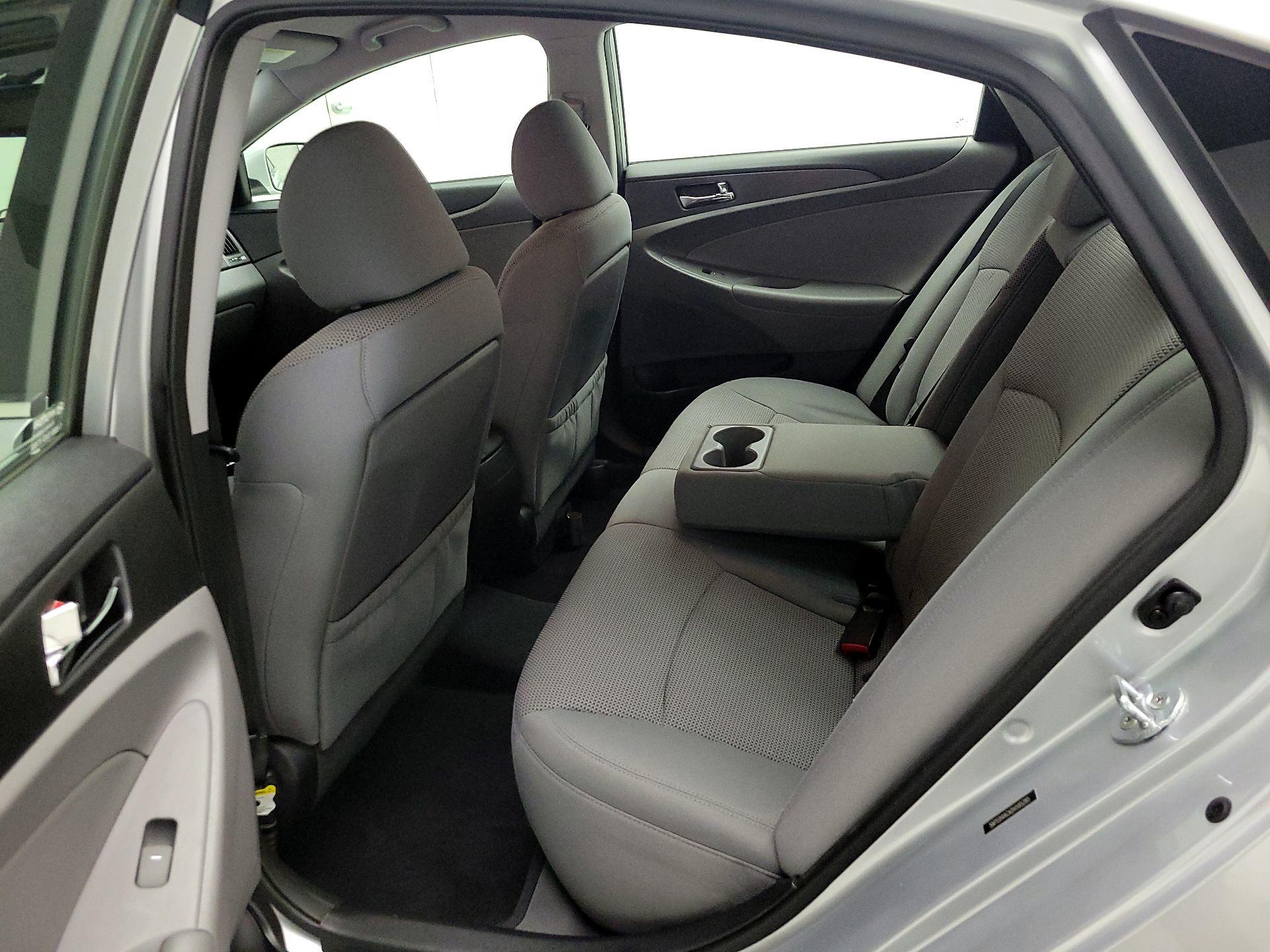 Thumbnail: 2013 Hyundai Sonata - 16