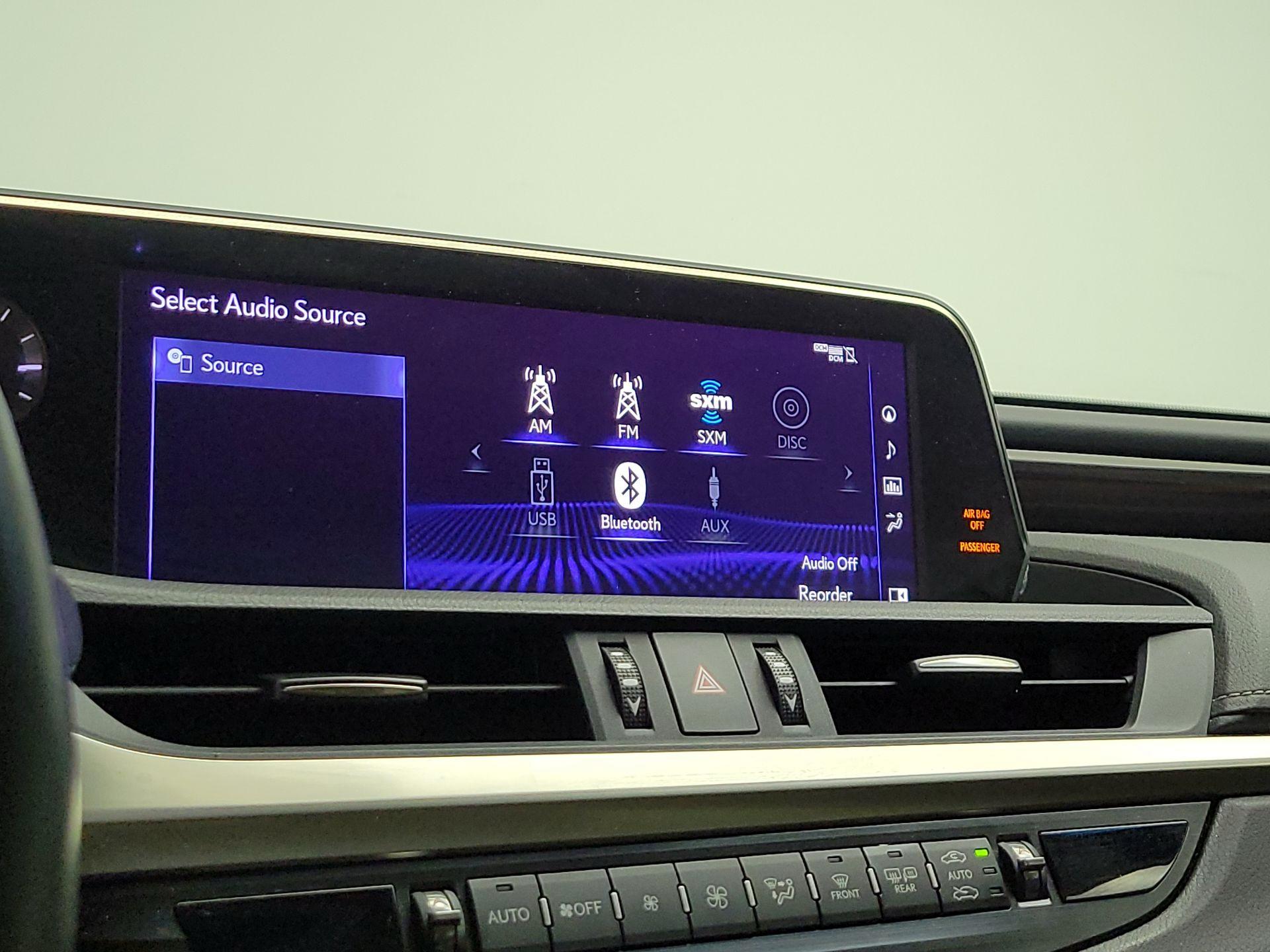 Thumbnail: 2019 Lexus ES - 16