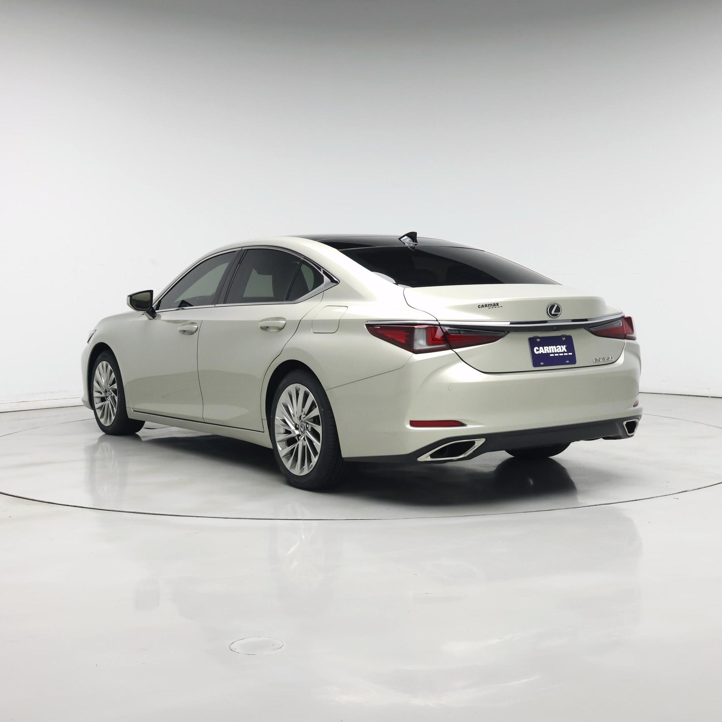 Thumbnail: 2019 Lexus ES - 2