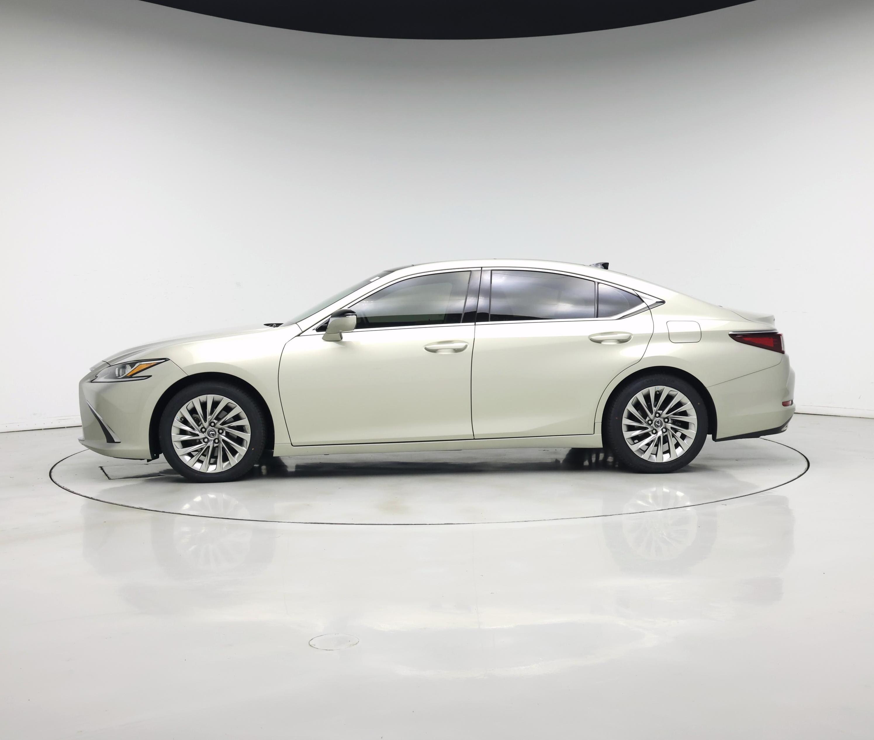 Thumbnail: 2019 Lexus ES - 3
