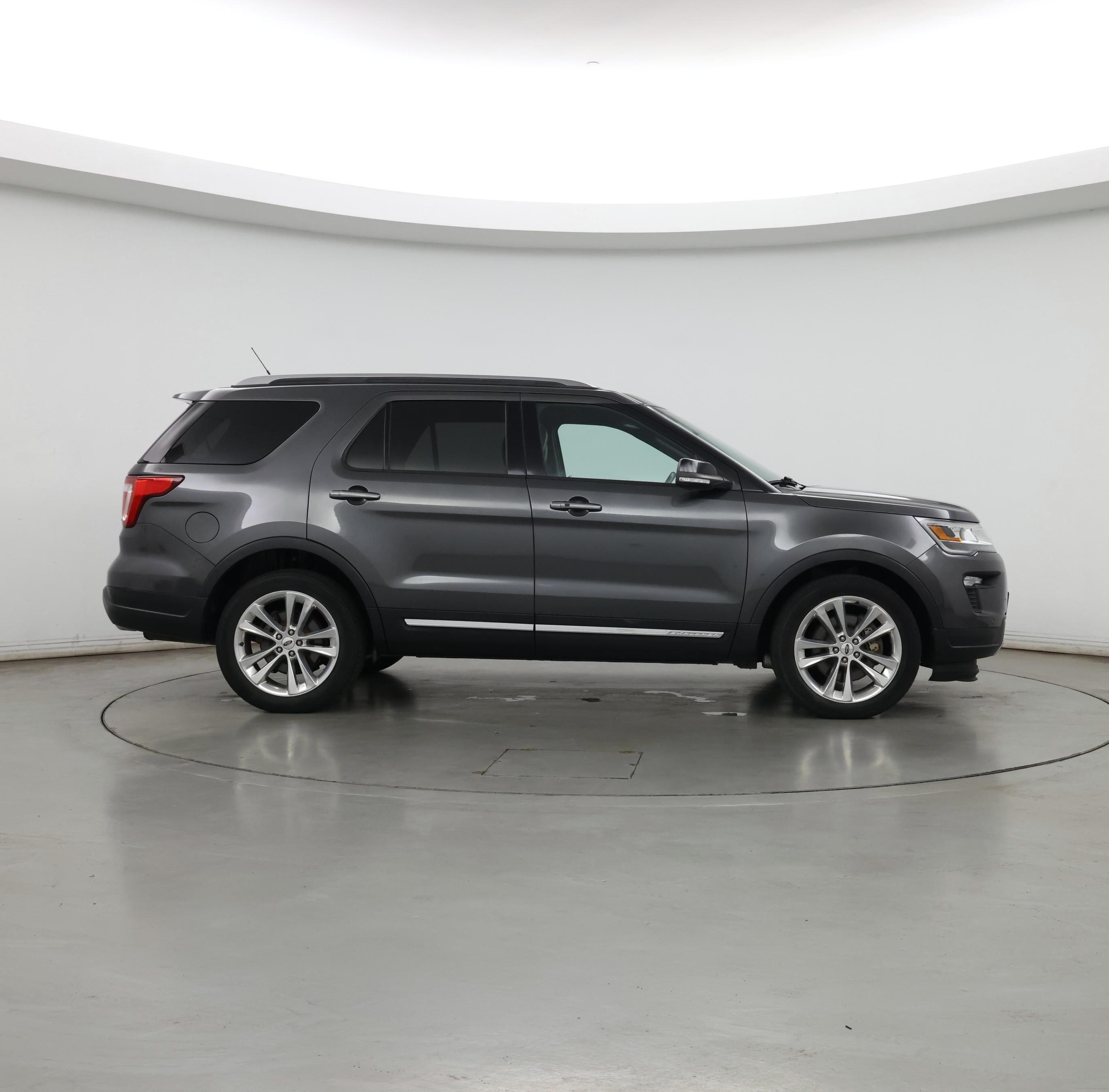 Thumbnail: 2018 Ford Explorer - 7