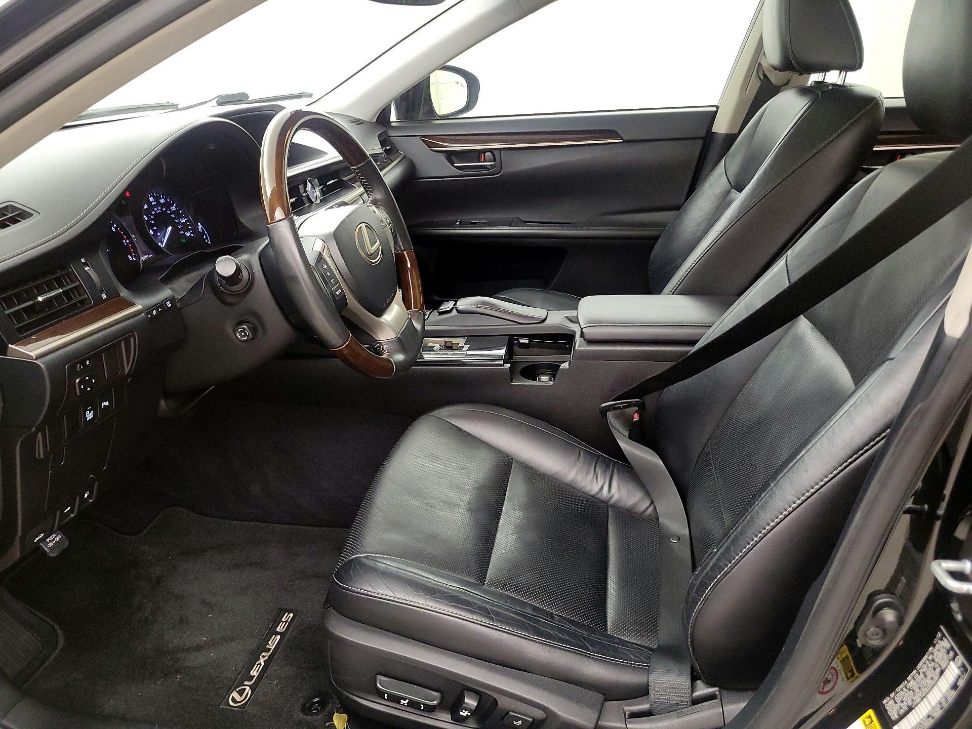 Thumbnail: 2013 Lexus ES - 11