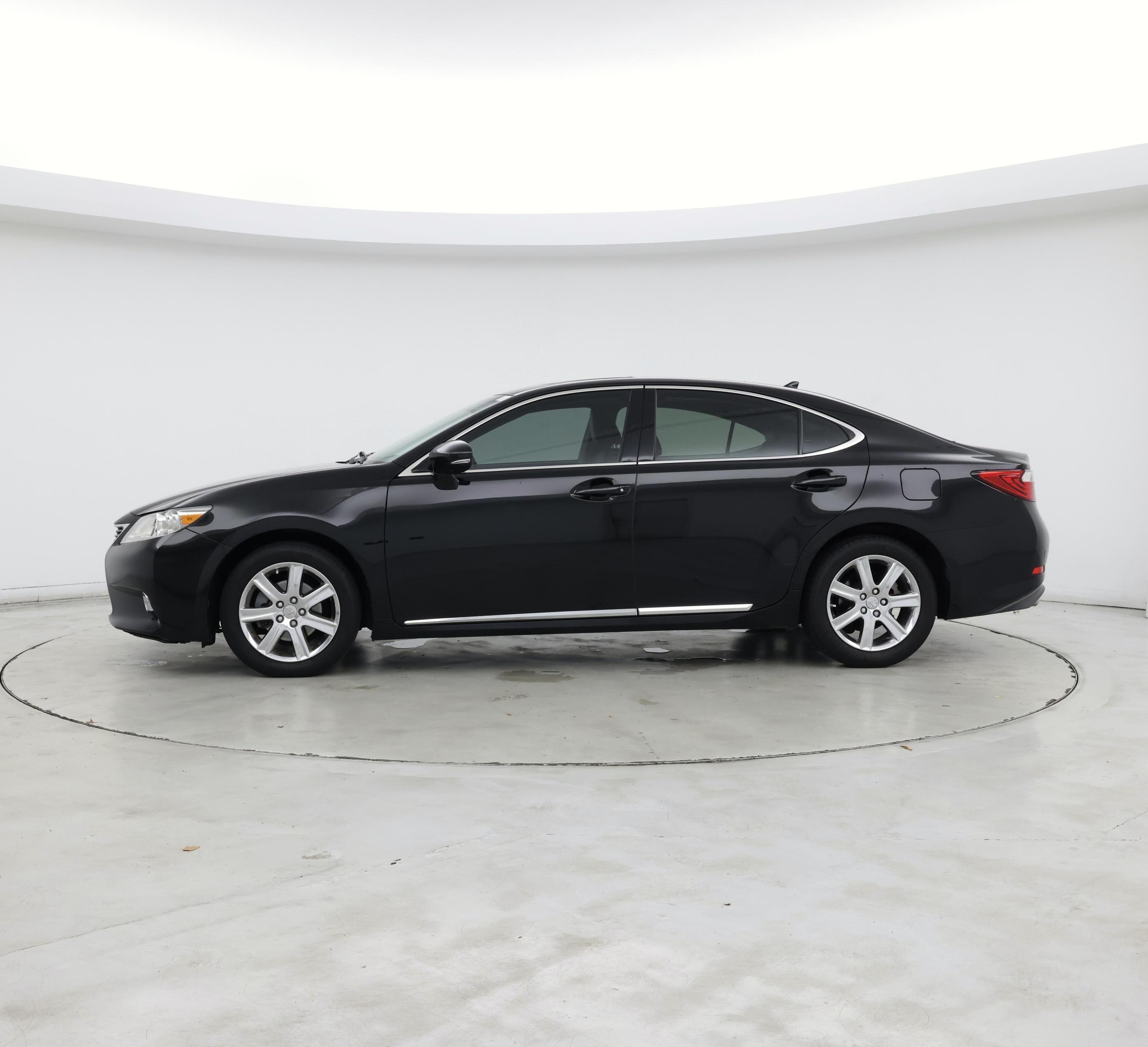 Thumbnail: 2013 Lexus ES - 3