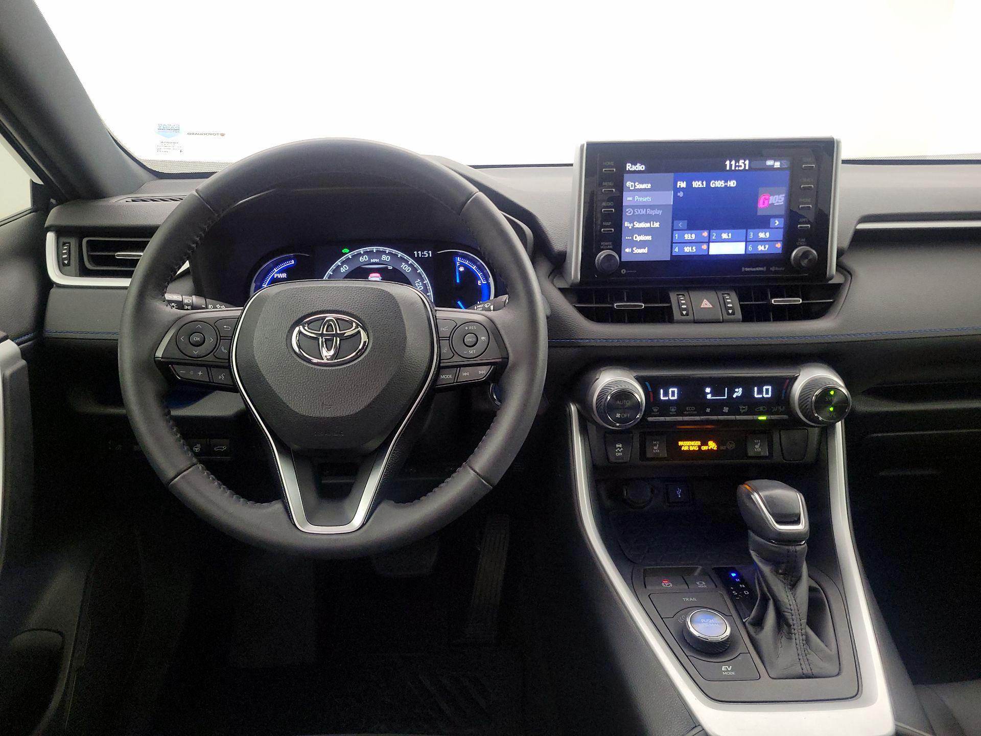 Thumbnail: 2021 Toyota RAV4 - 10