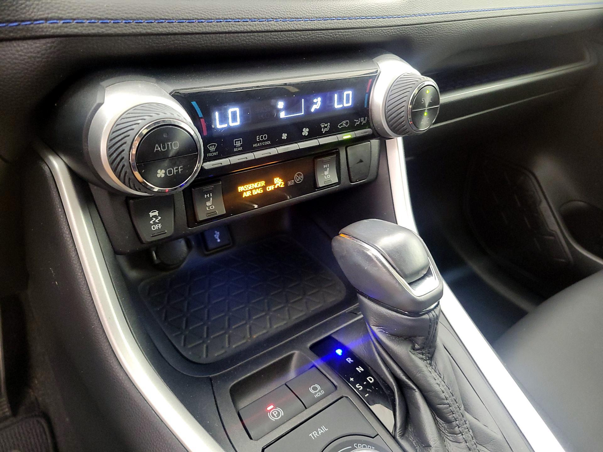 Thumbnail: 2021 Toyota RAV4 - 16