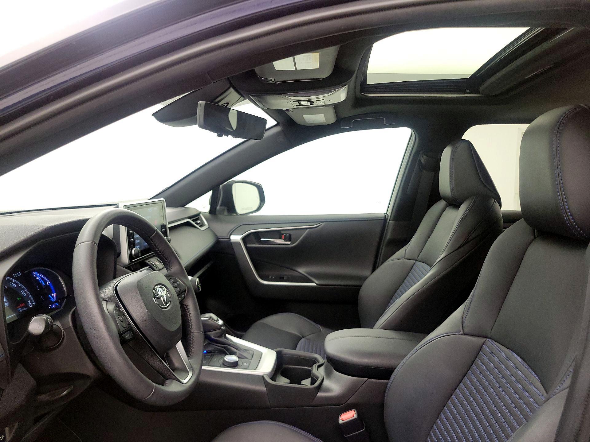 Thumbnail: 2021 Toyota RAV4 - 19