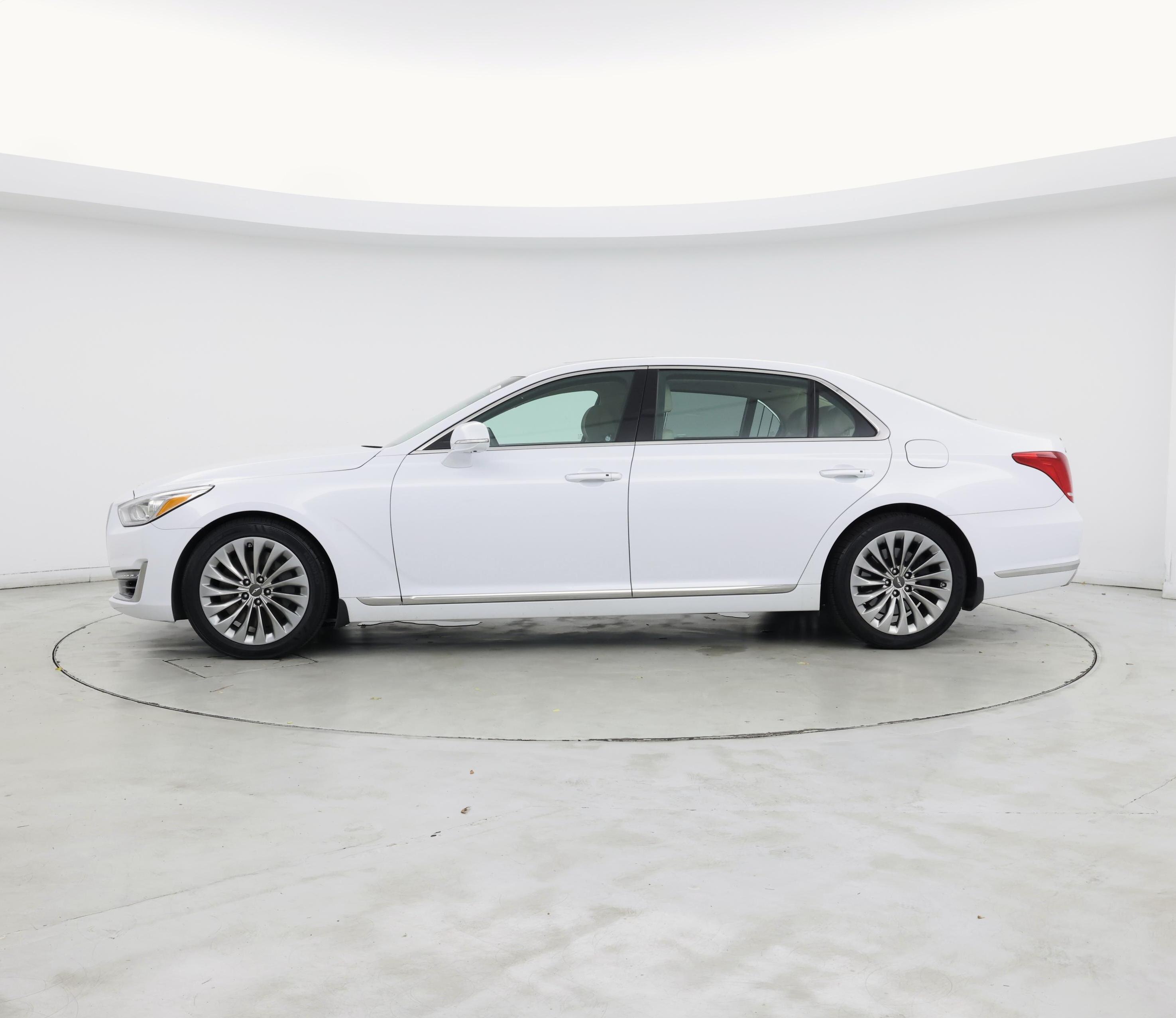 Thumbnail: 2018 Genesis G90 - 3