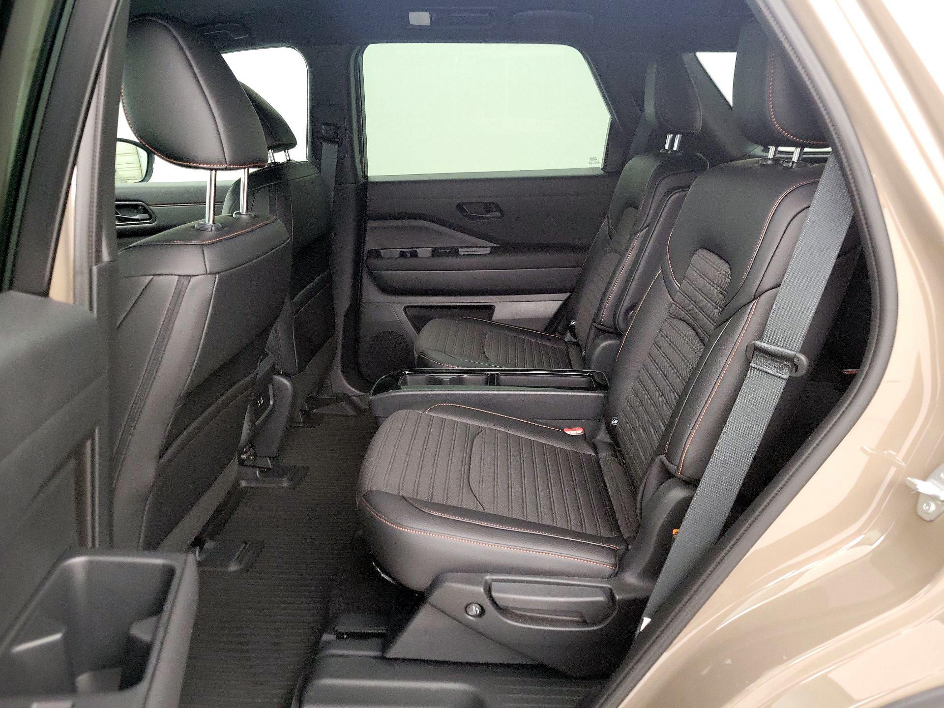 Thumbnail: 2025 Nissan Pathfinder - 19