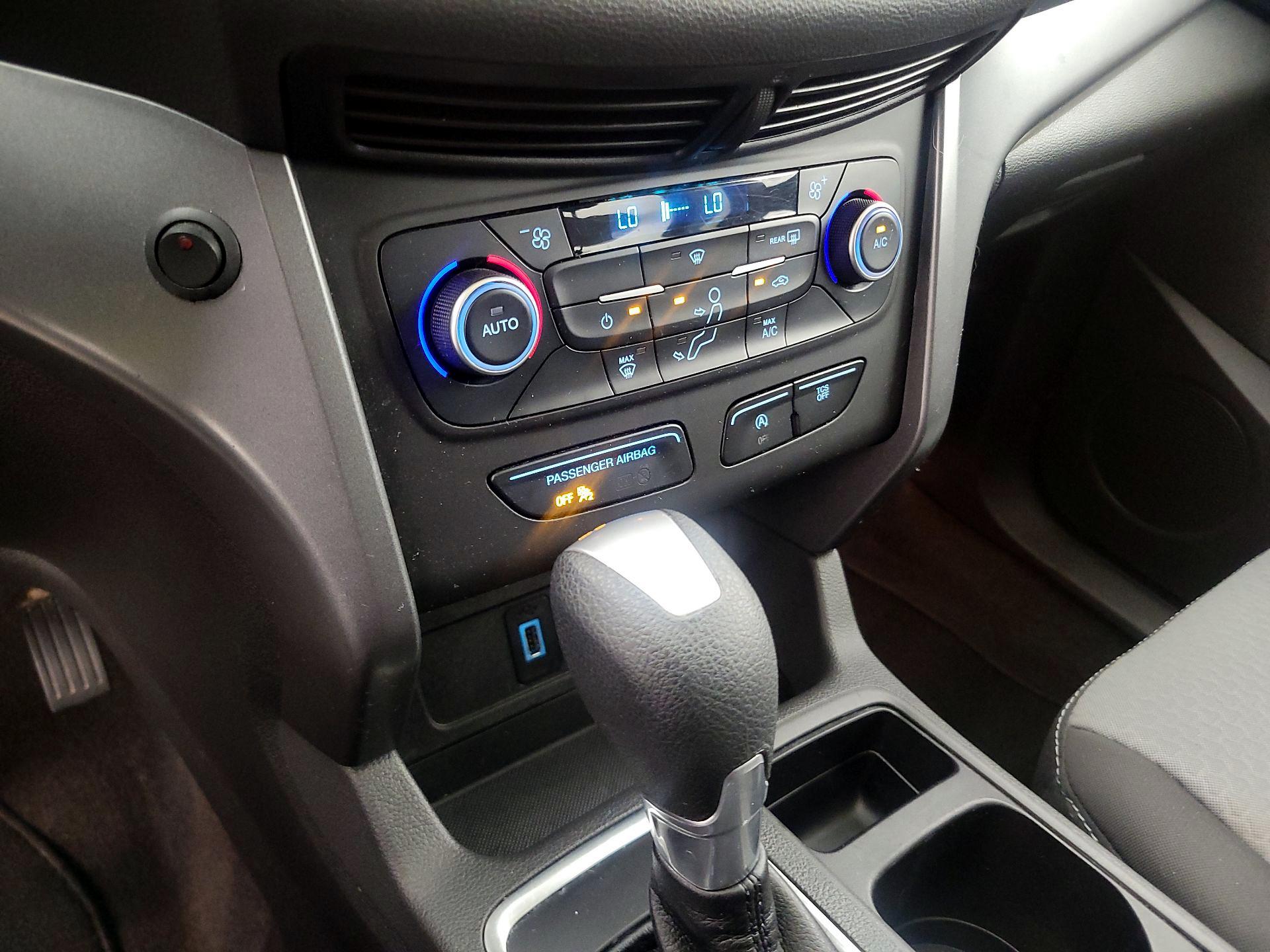Thumbnail: 2017 Ford Escape - 16