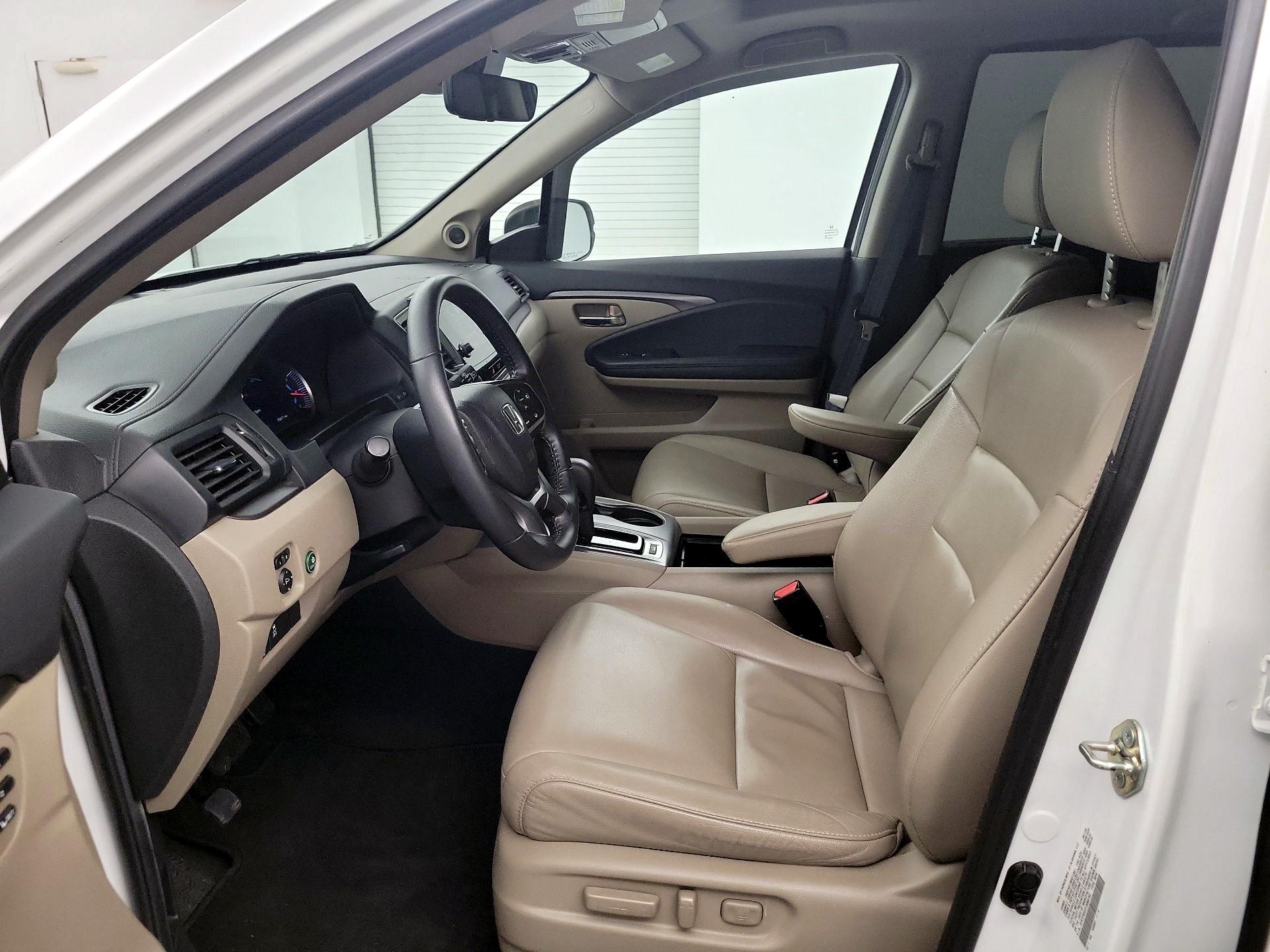 Thumbnail: 2020 Honda Pilot - 9