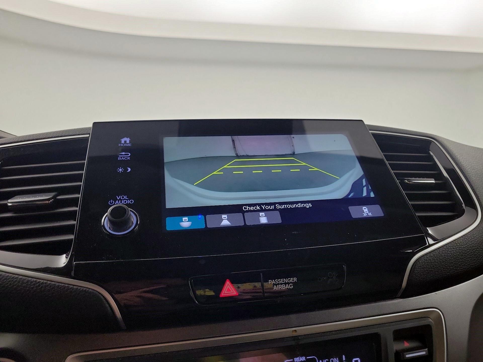 Thumbnail: 2020 Honda Pilot - 12