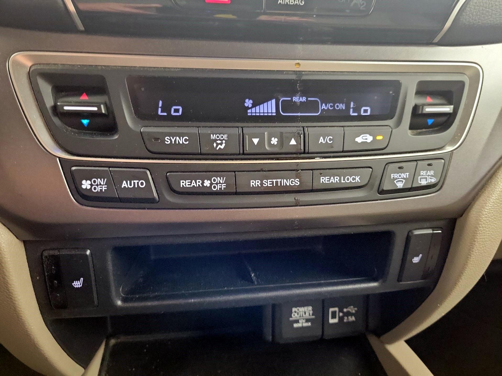 Thumbnail: 2020 Honda Pilot - 14