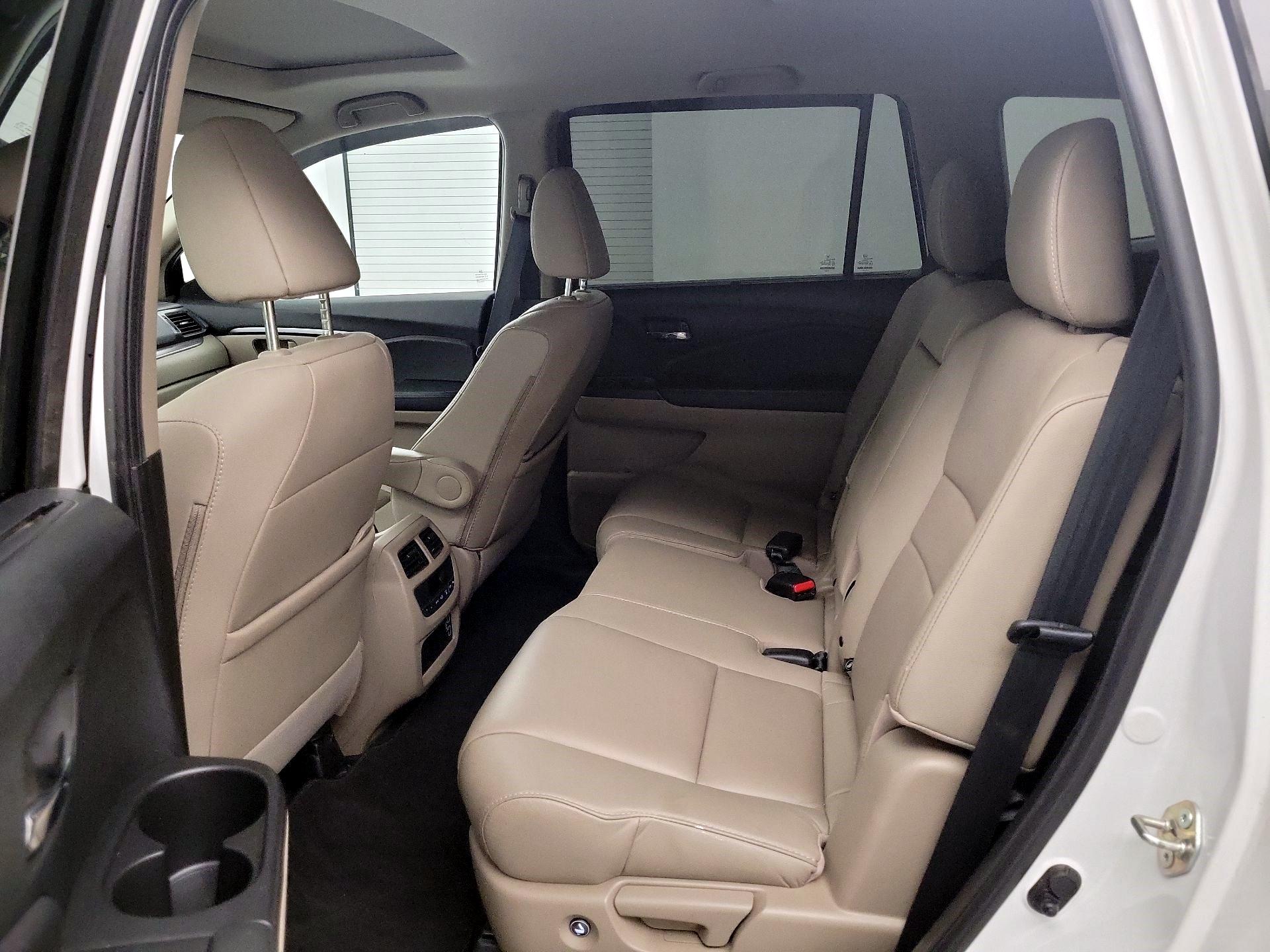 Thumbnail: 2020 Honda Pilot - 18