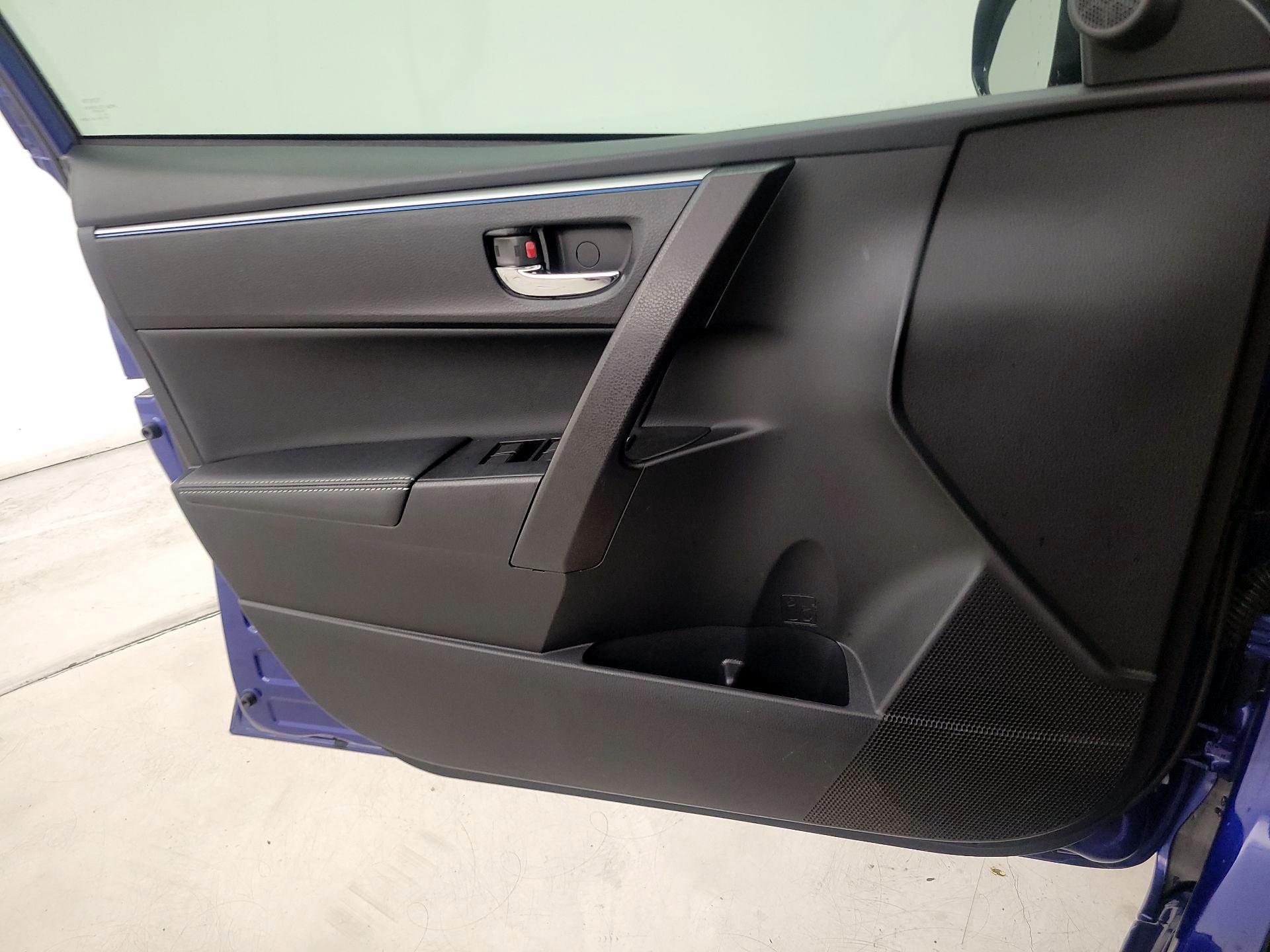 Thumbnail: 2015 Toyota Corolla - 12