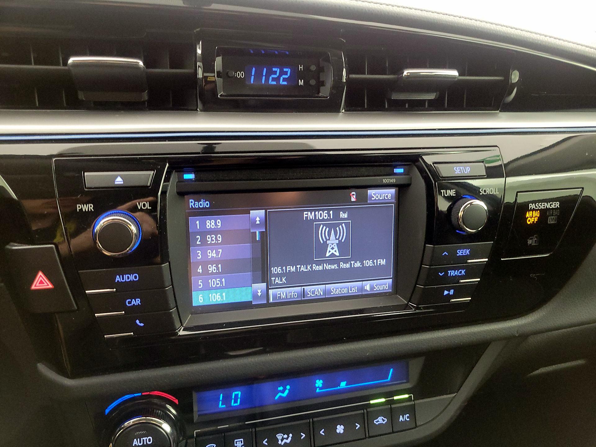 Thumbnail: 2015 Toyota Corolla - 15