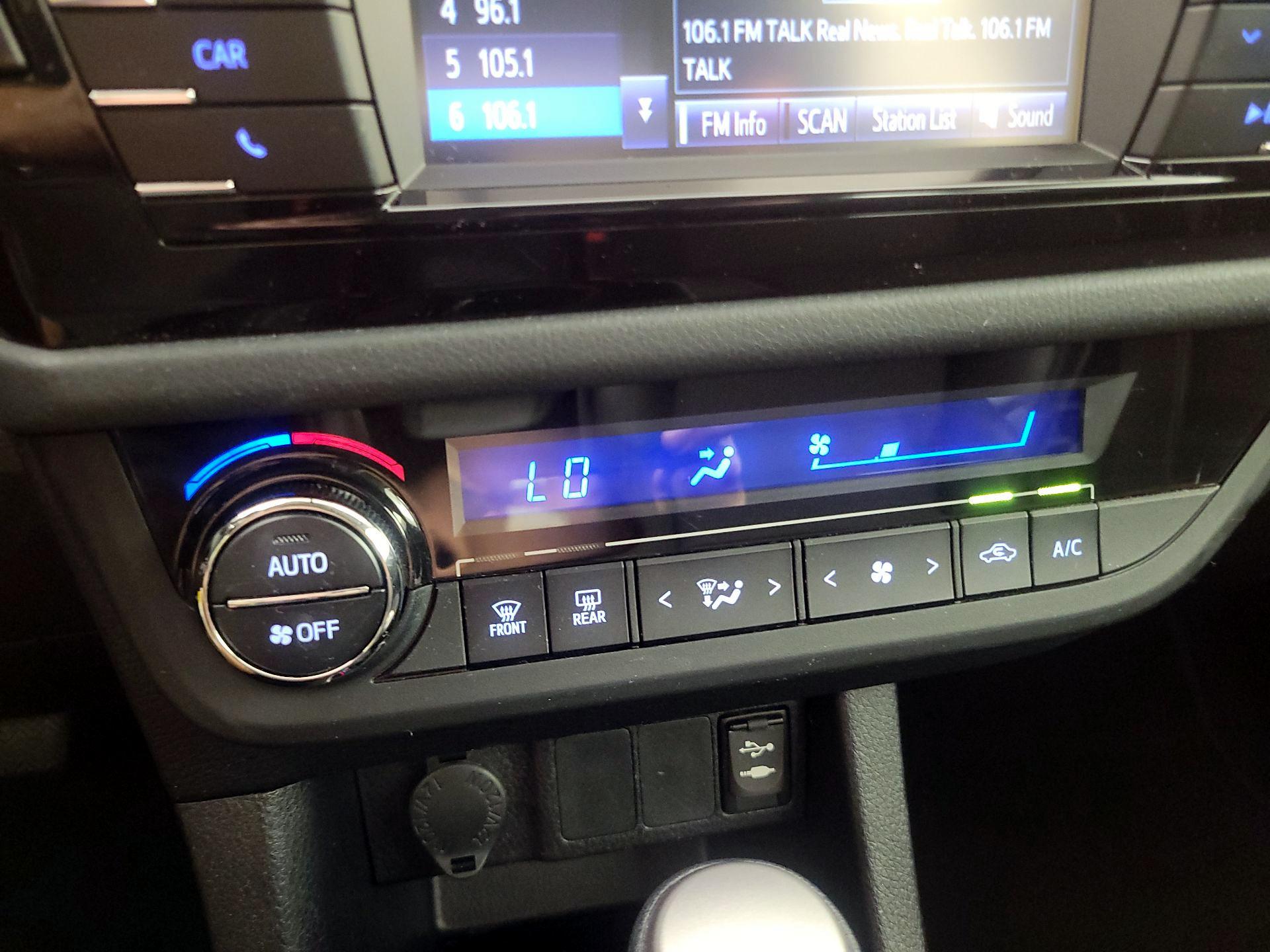 Thumbnail: 2015 Toyota Corolla - 16