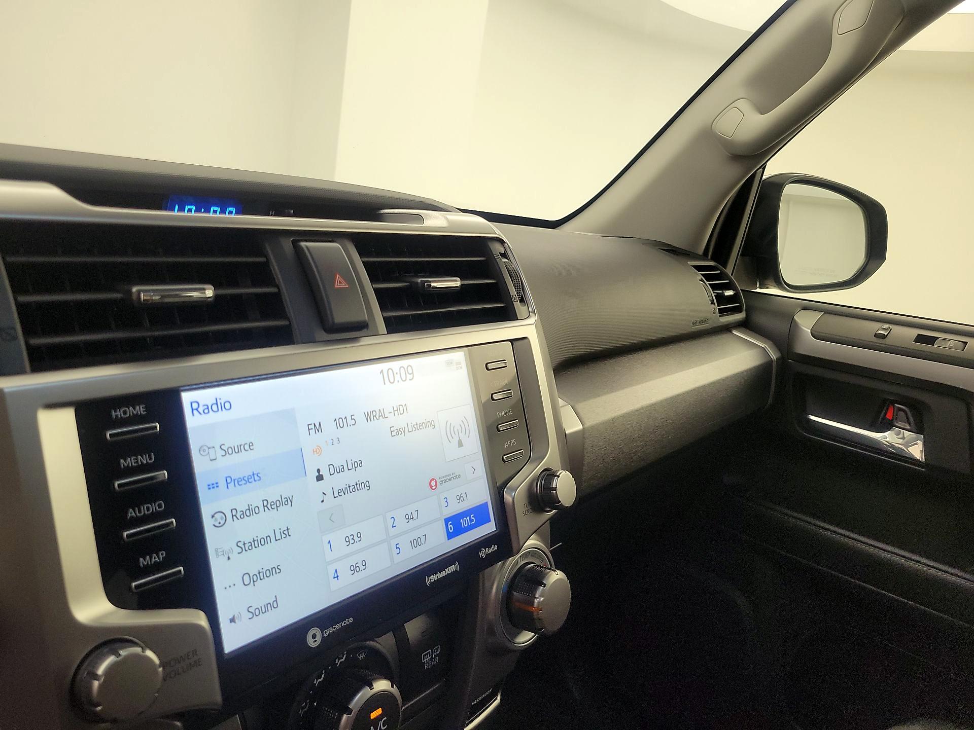 Thumbnail: 2021 Toyota 4Runner - 16