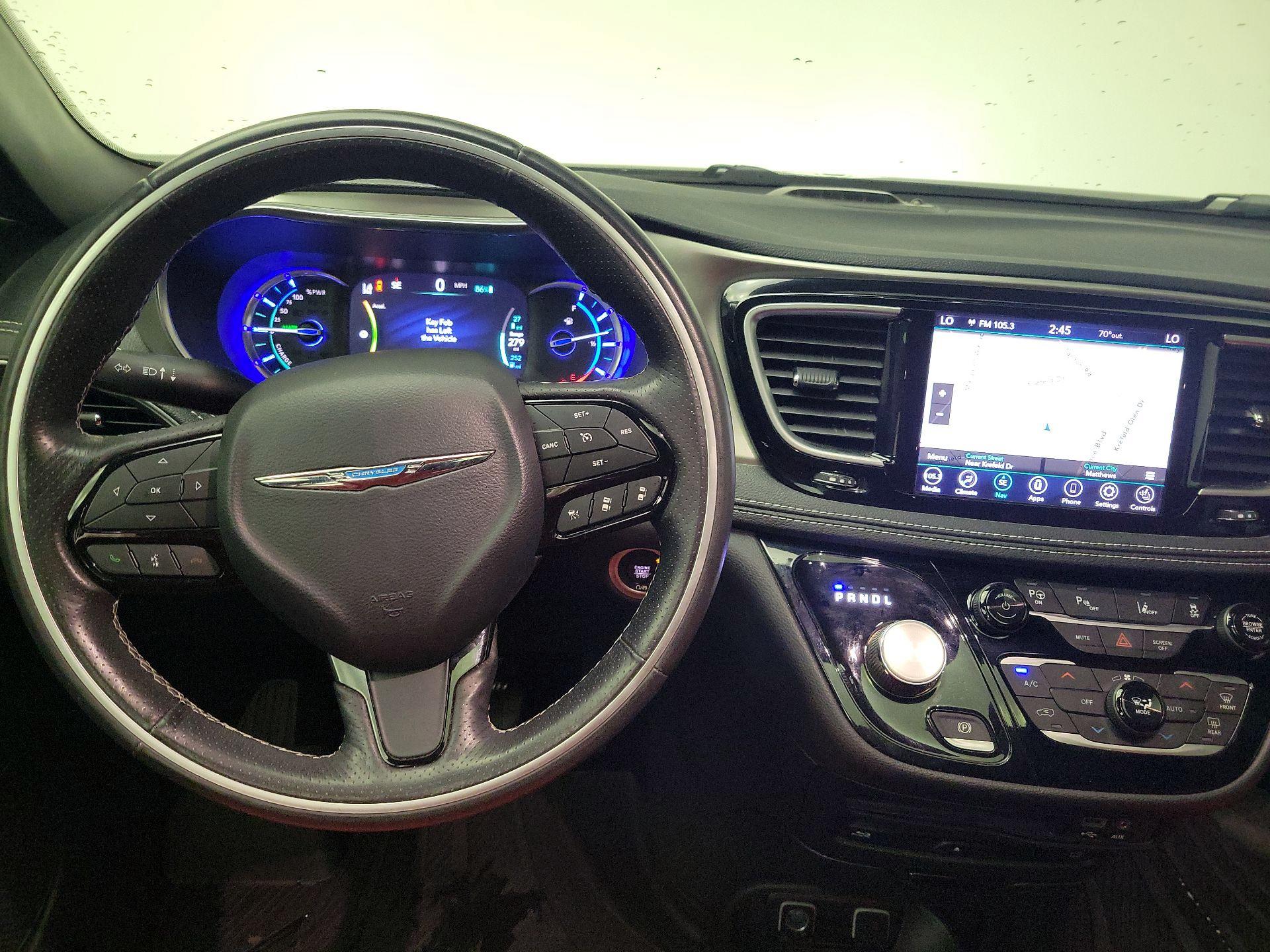 Thumbnail: 2020 Chrysler Pacifica - 10