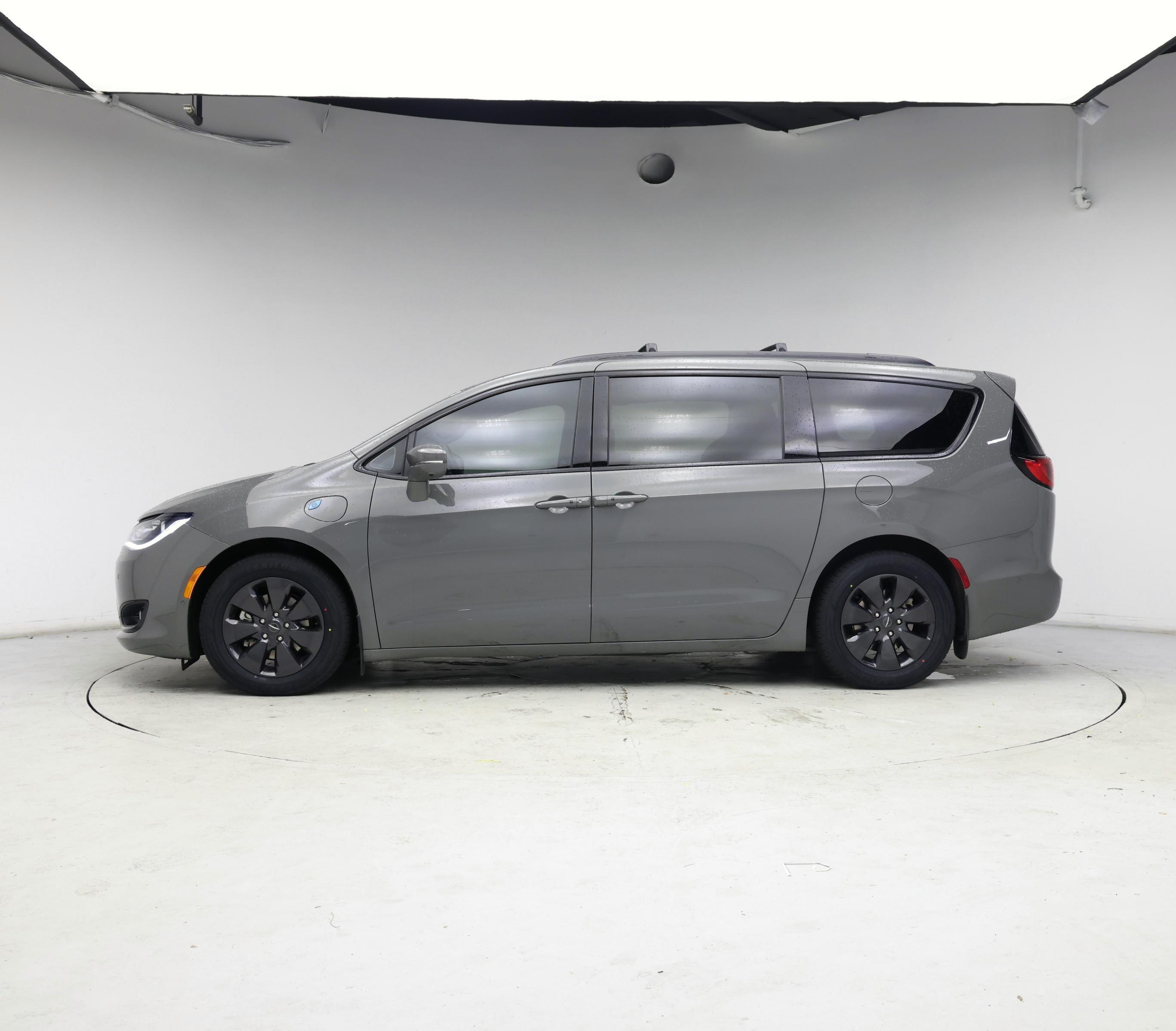 Thumbnail: 2020 Chrysler Pacifica - 3