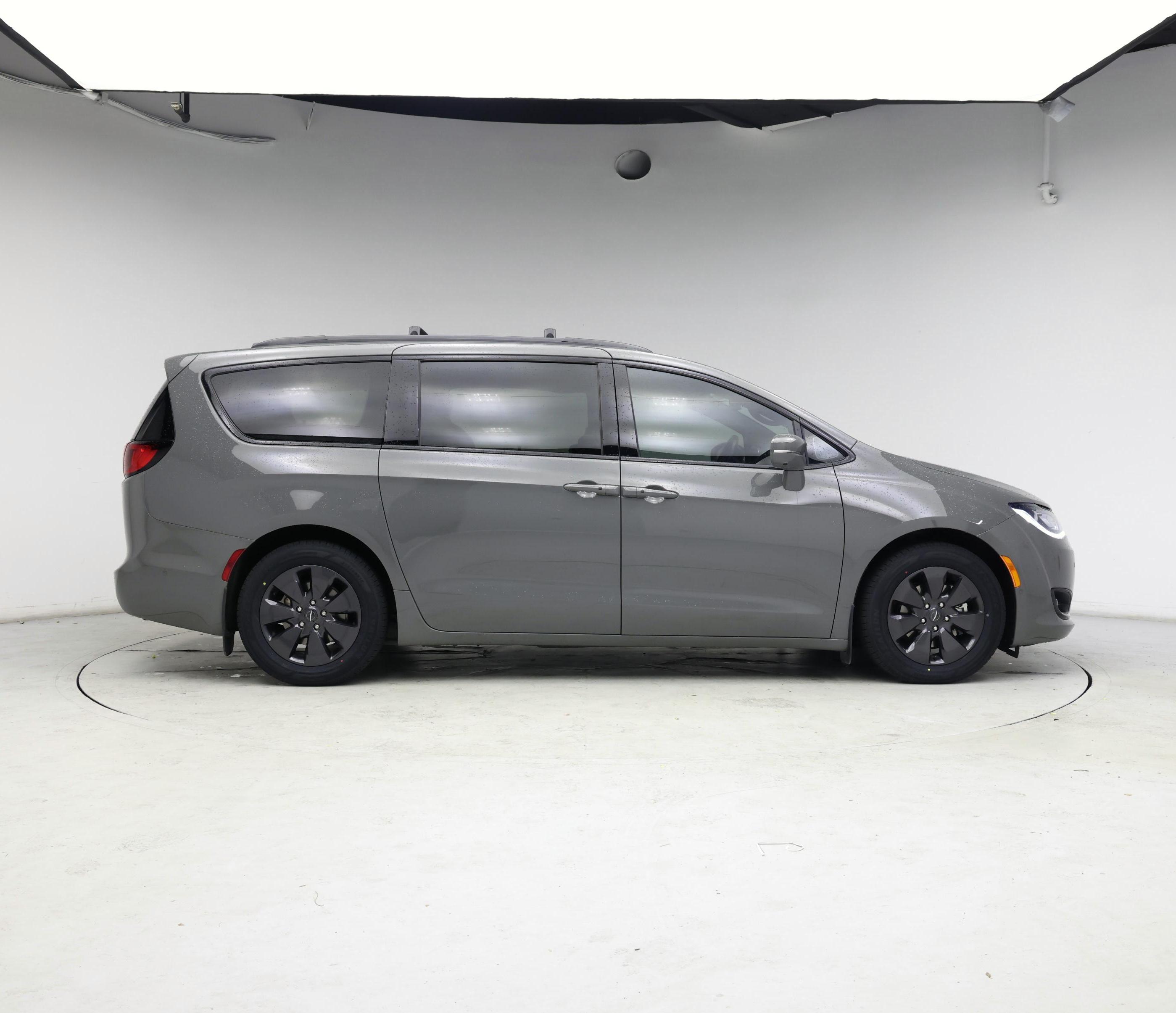 Thumbnail: 2020 Chrysler Pacifica - 7